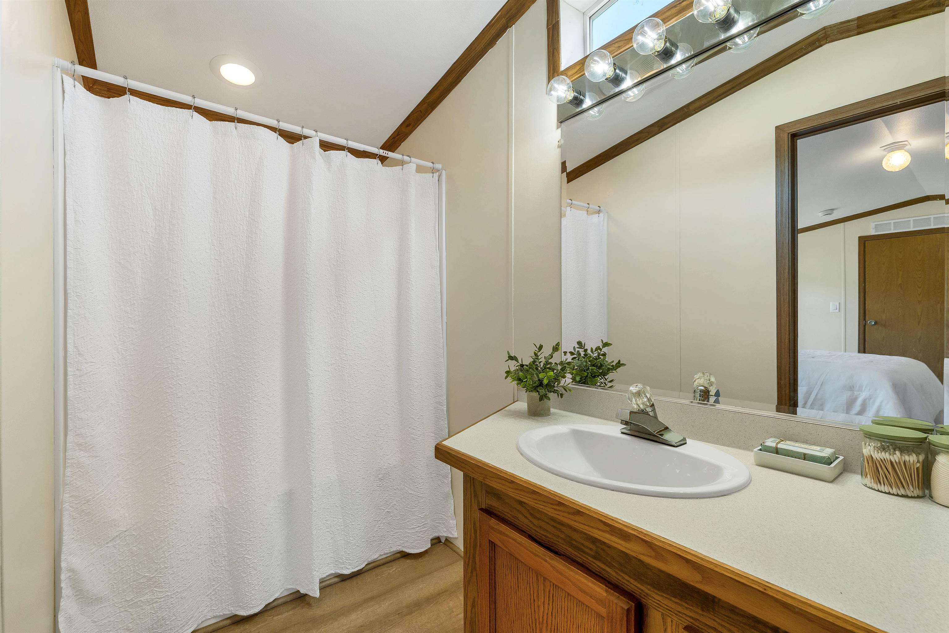 7 First St, Exeter, NH 03833