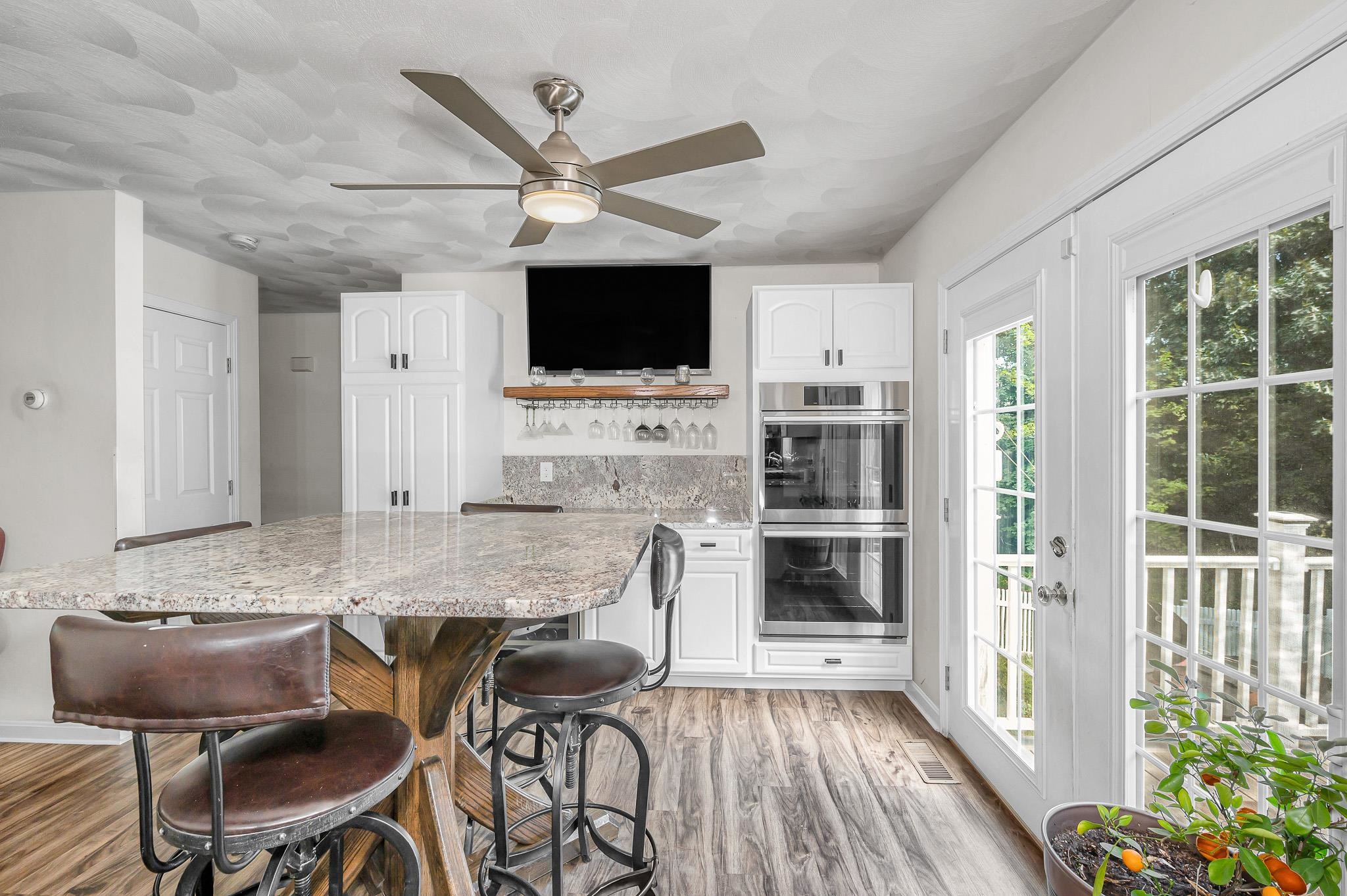 770 Mammoth Rd, Pelham, NH 03076