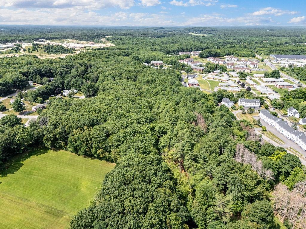 19 Footbridge Ln, Dover, NH 03820