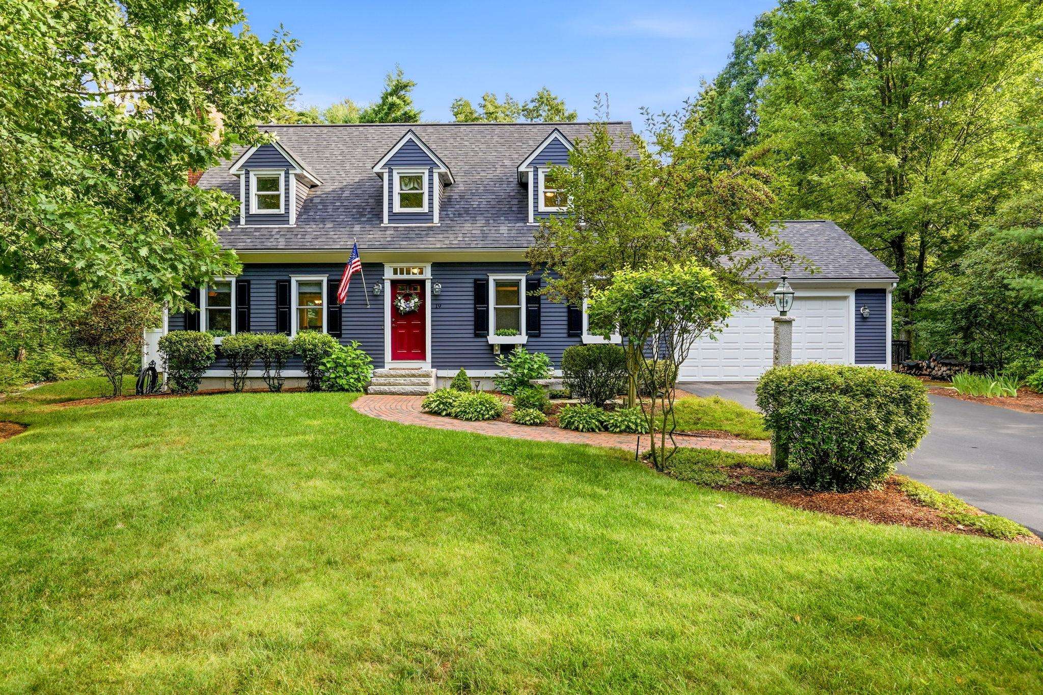19 Tamarack Ln, Amherst, NH 03031