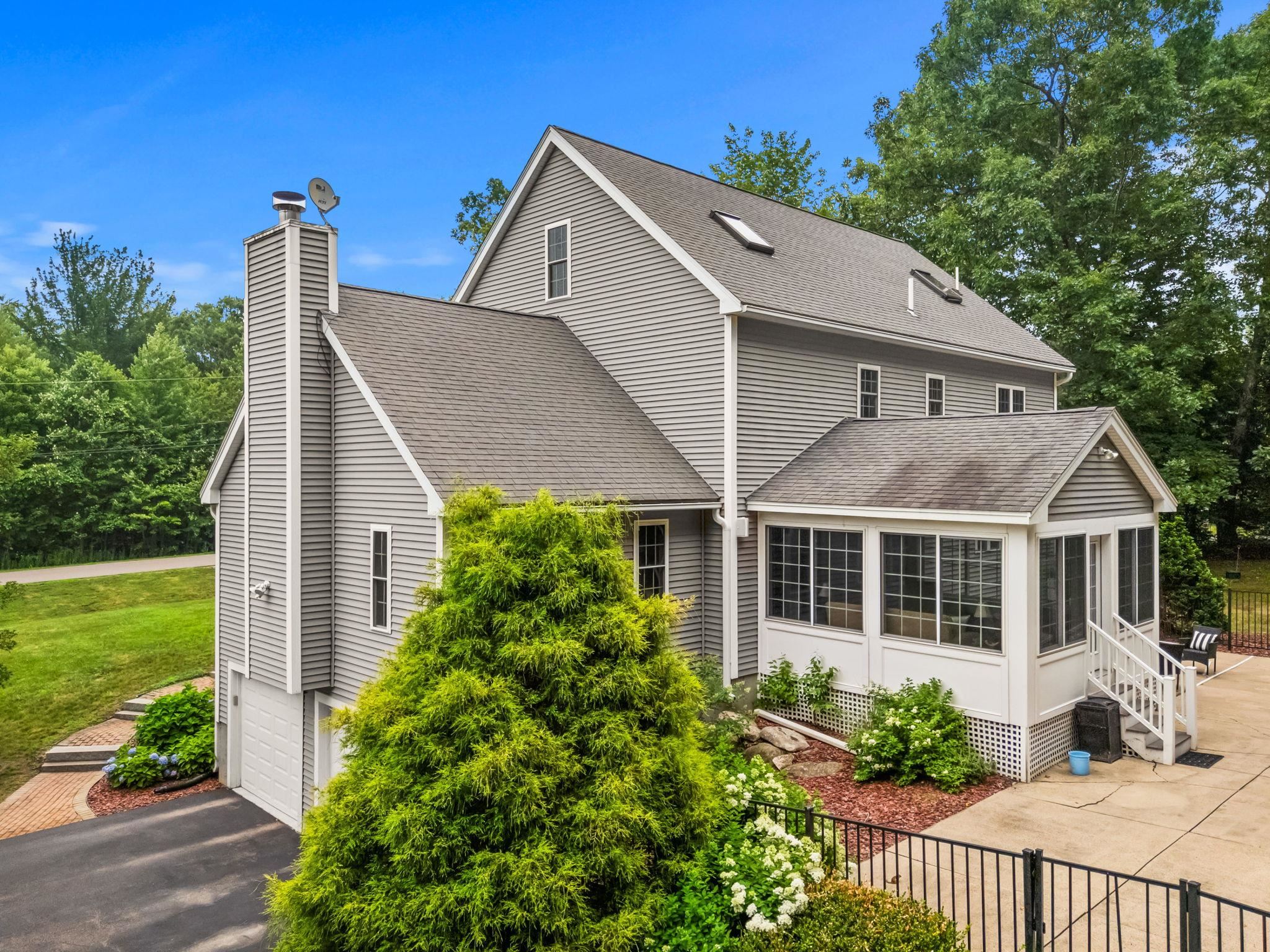32 Hobart Hill Rd, Brookline, NH 03033