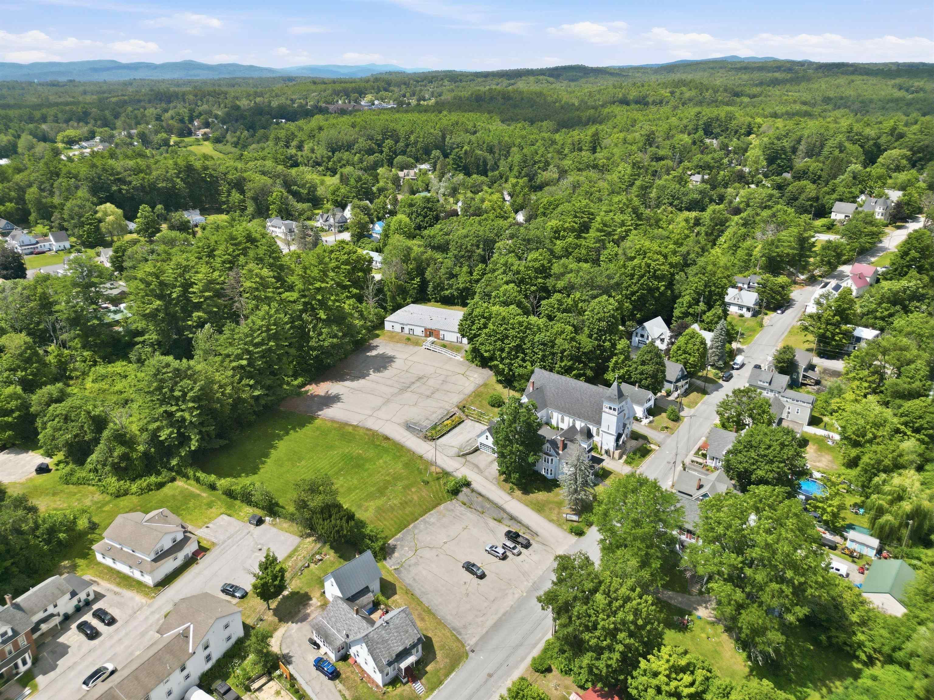 16 Chestnut St, Tilton, NH 03276