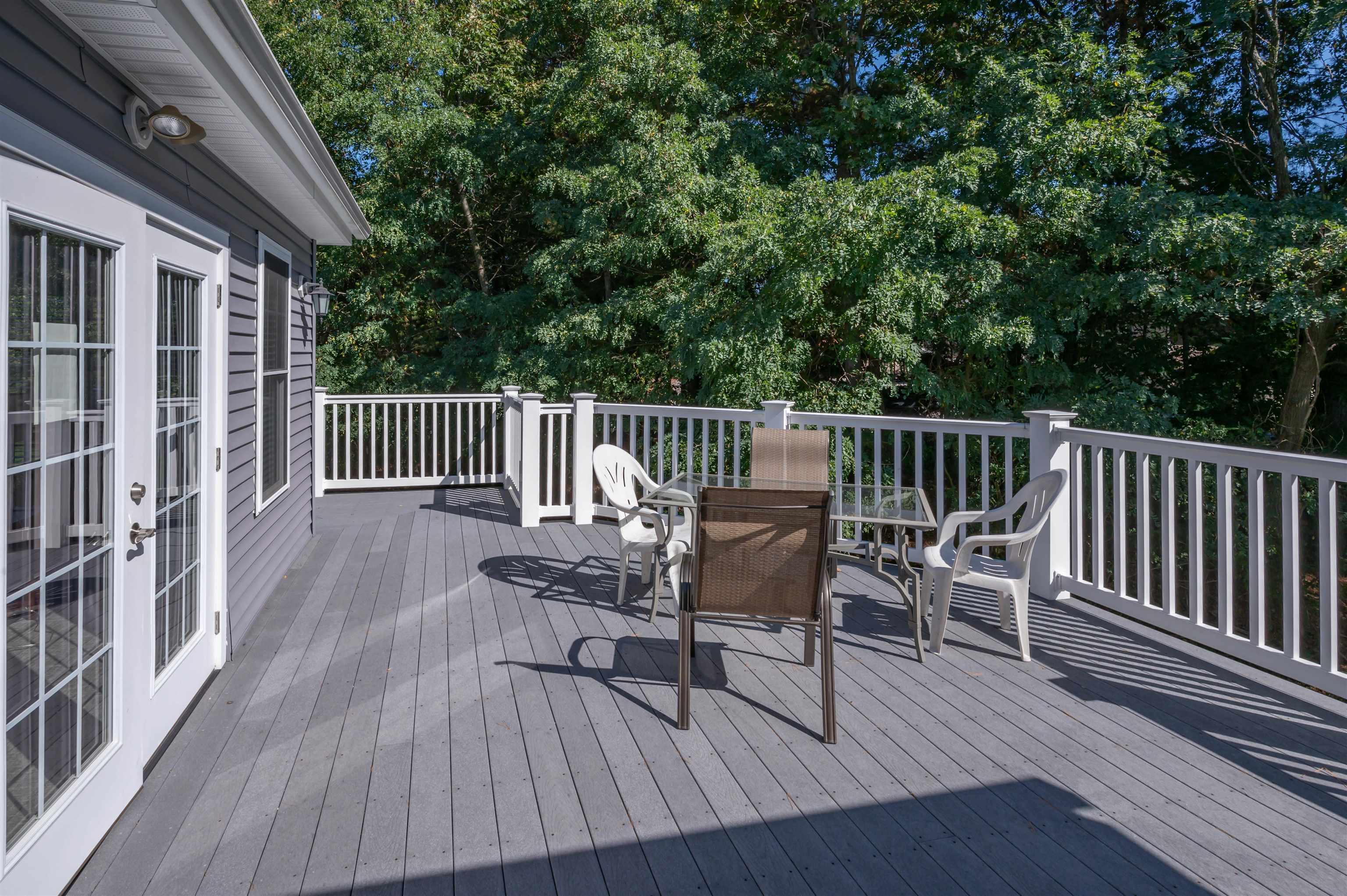 6 Elystan Cir, Nashua, NH 03064