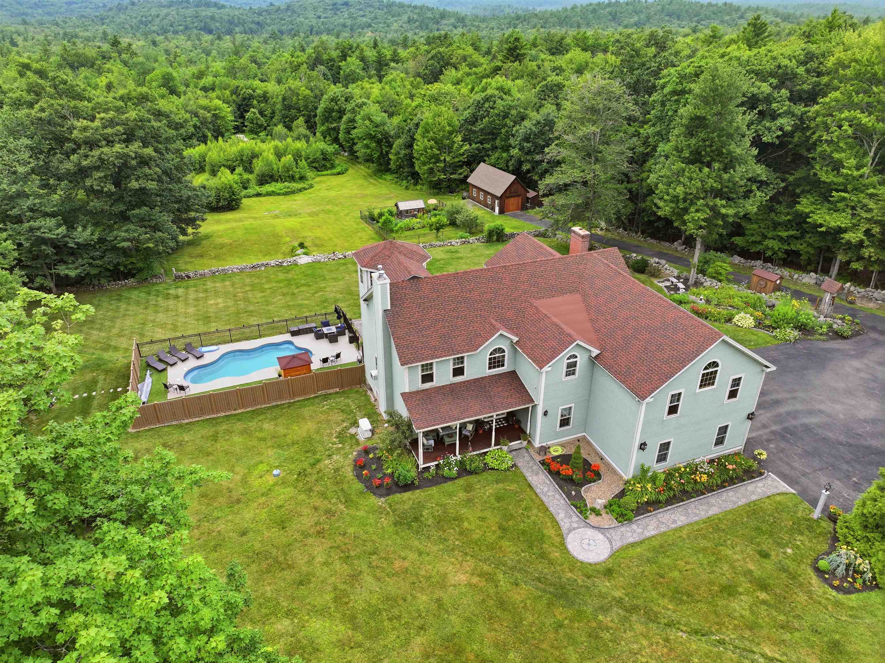 202 South Rd, Deerfield, NH 03037