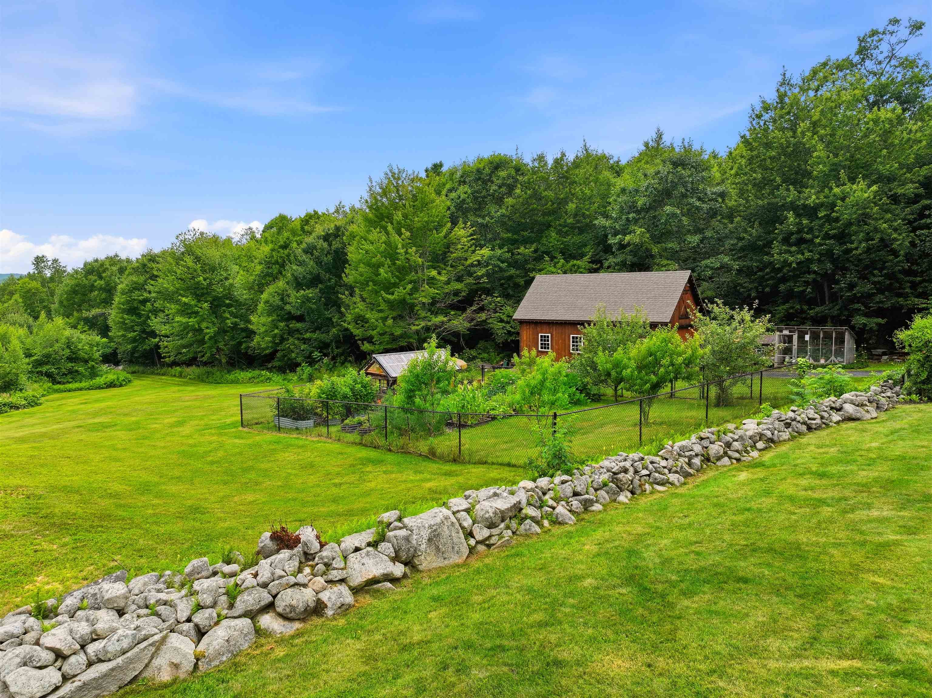 202 South Rd, Deerfield, NH 03037