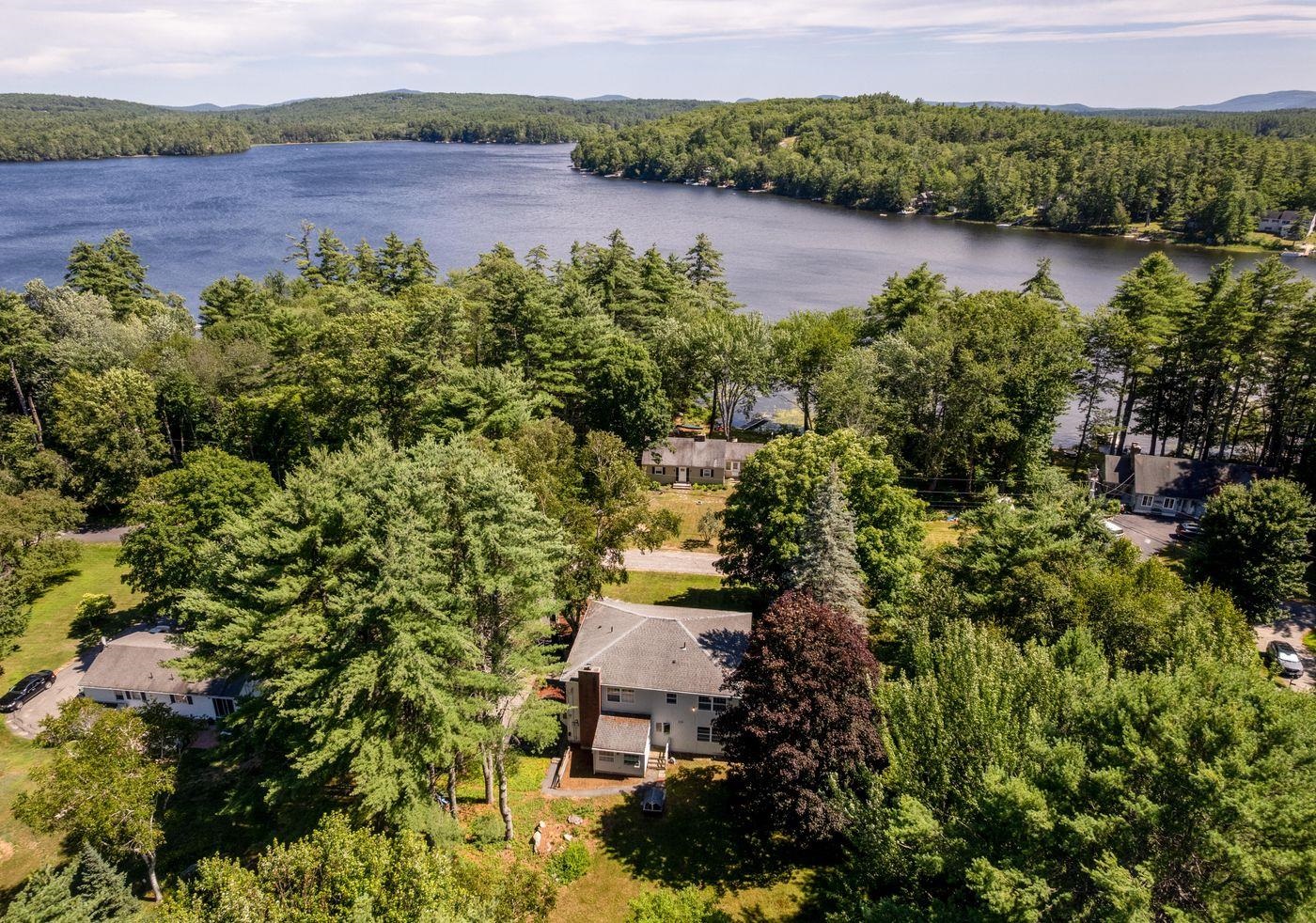 8 Mirror Lake Dr, Tuftonboro, NH 03853
