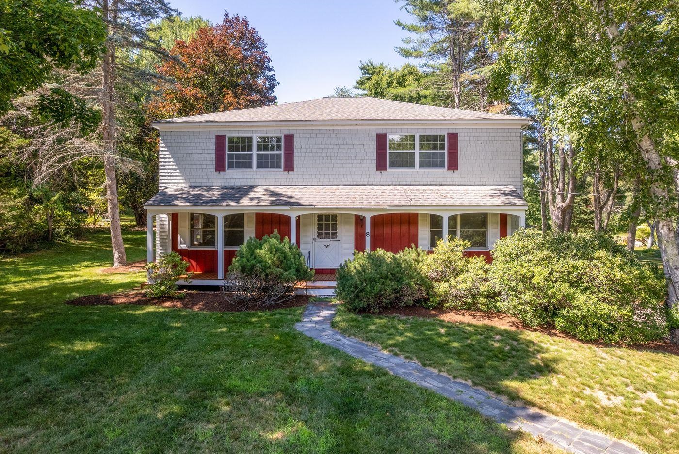 8 Mirror Lake Dr, Tuftonboro, NH 03853