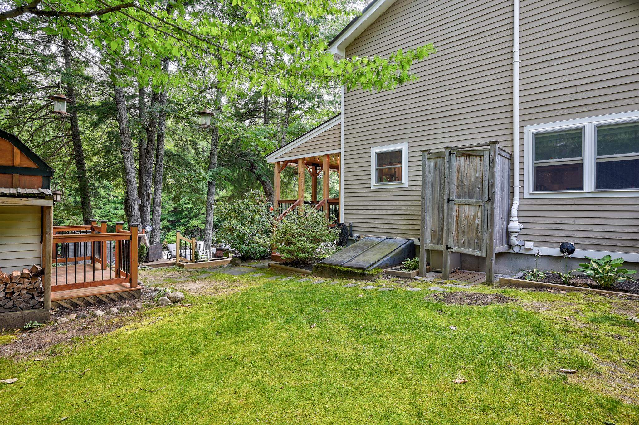 633 Cobb Farm Rd, Harts Location, NH 03812