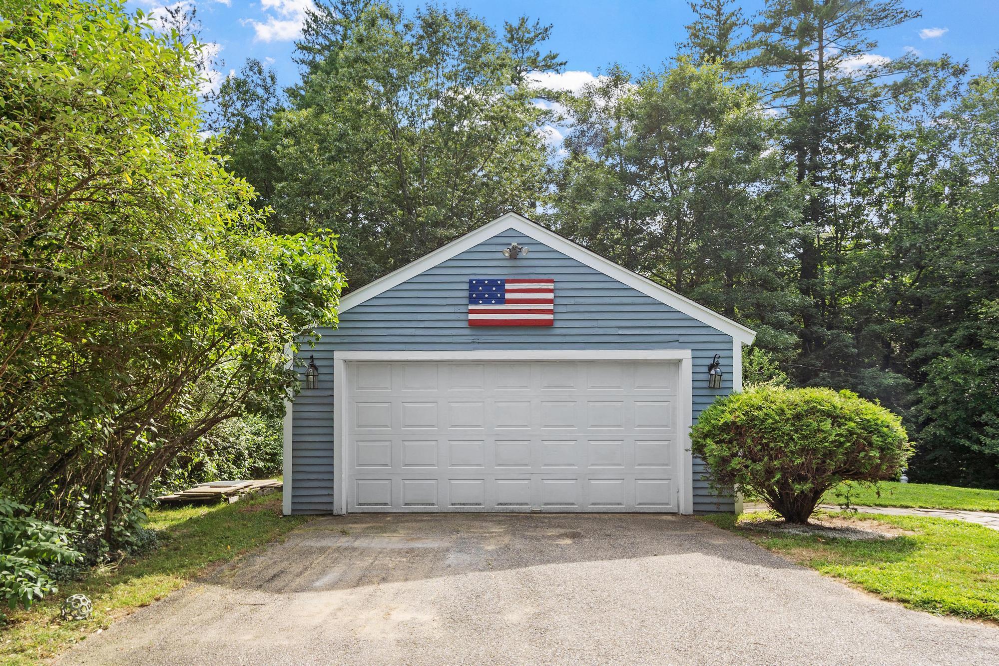 41 Newton Junction Rd, Kingston, NH 03848