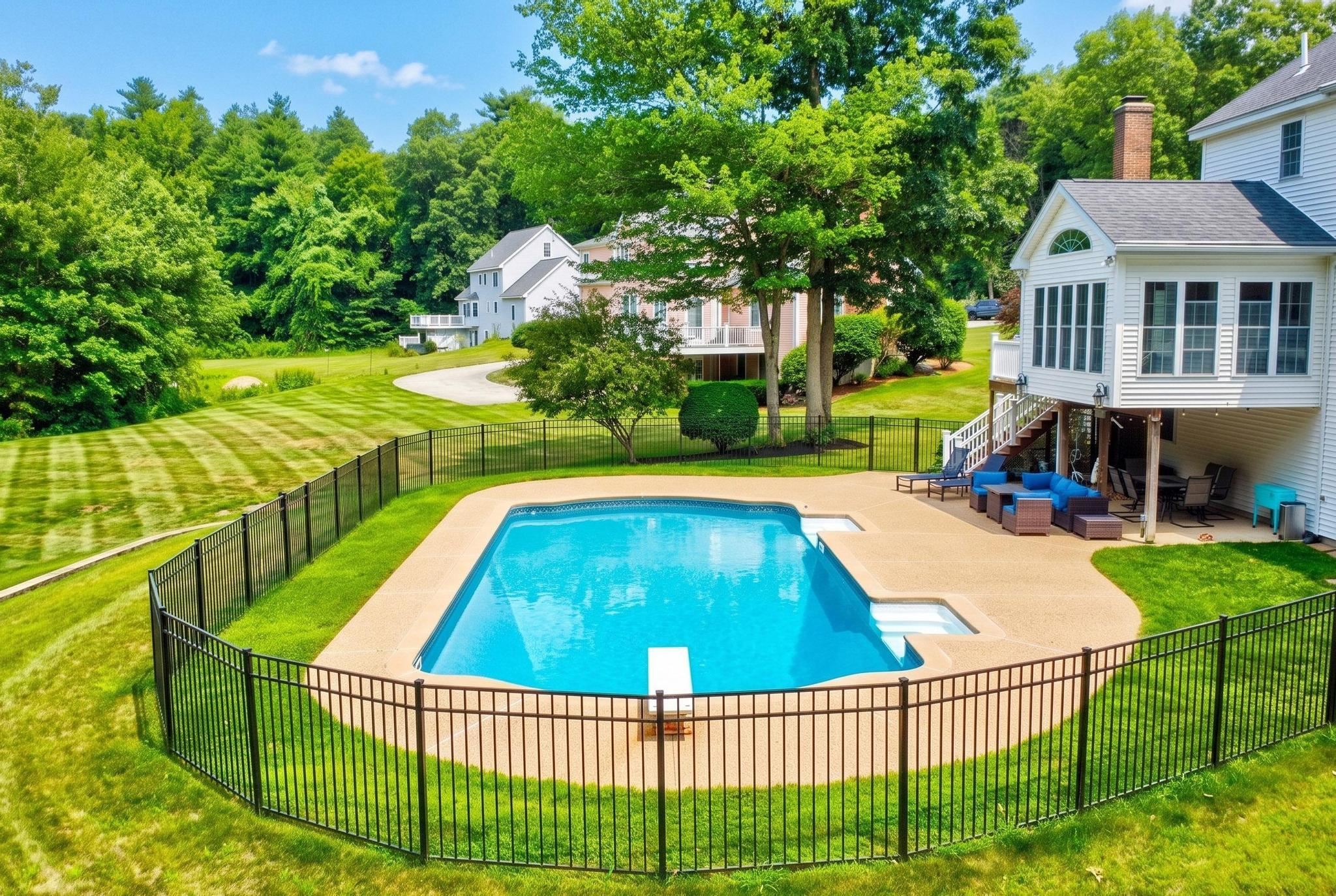 70 Ellyson Ave, Hampstead, NH 03826