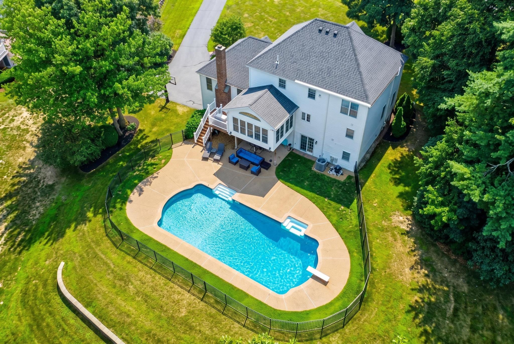 70 Ellyson Ave, Hampstead, NH 03826
