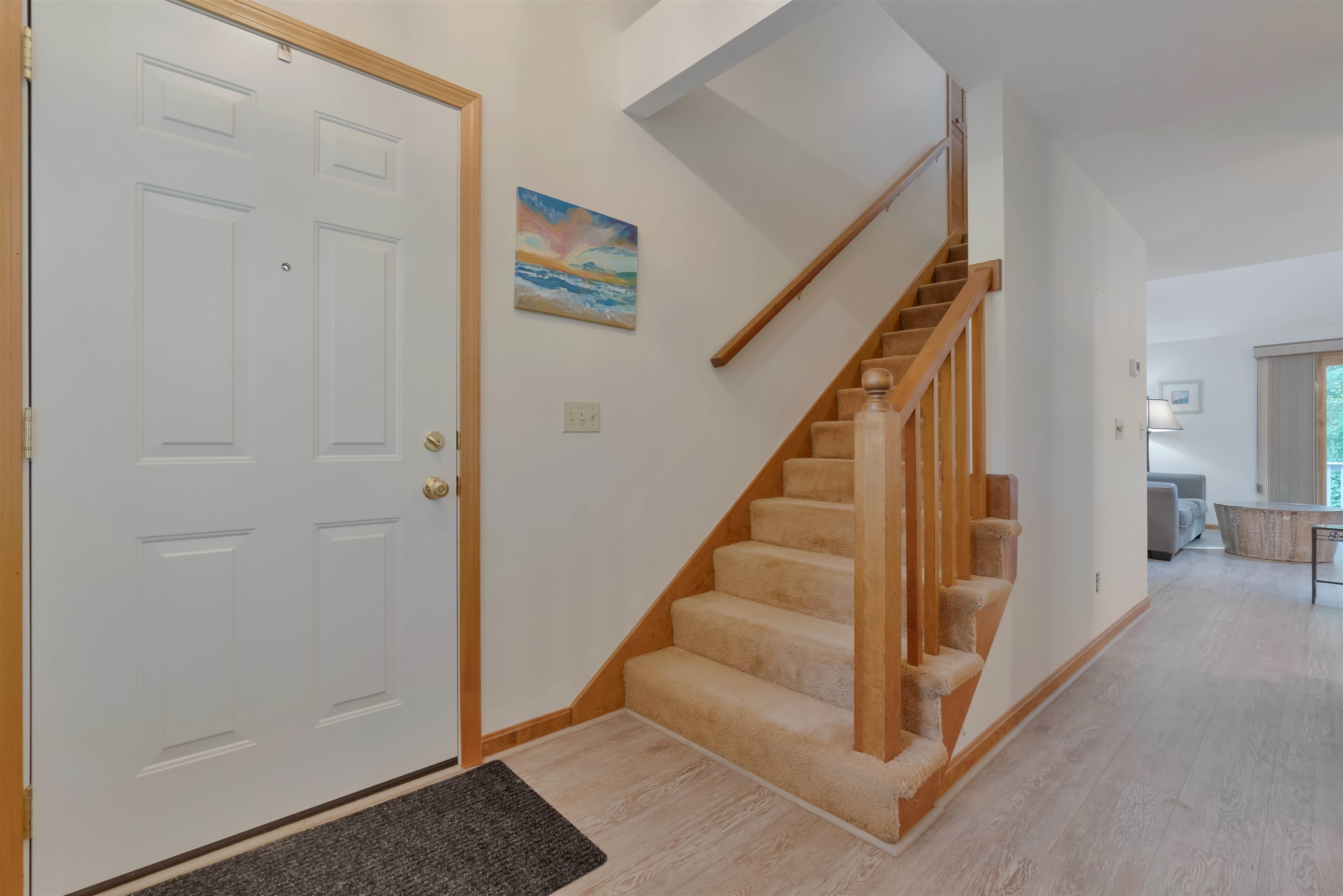 76 Glengarry Dr, Stratham, NH 03885