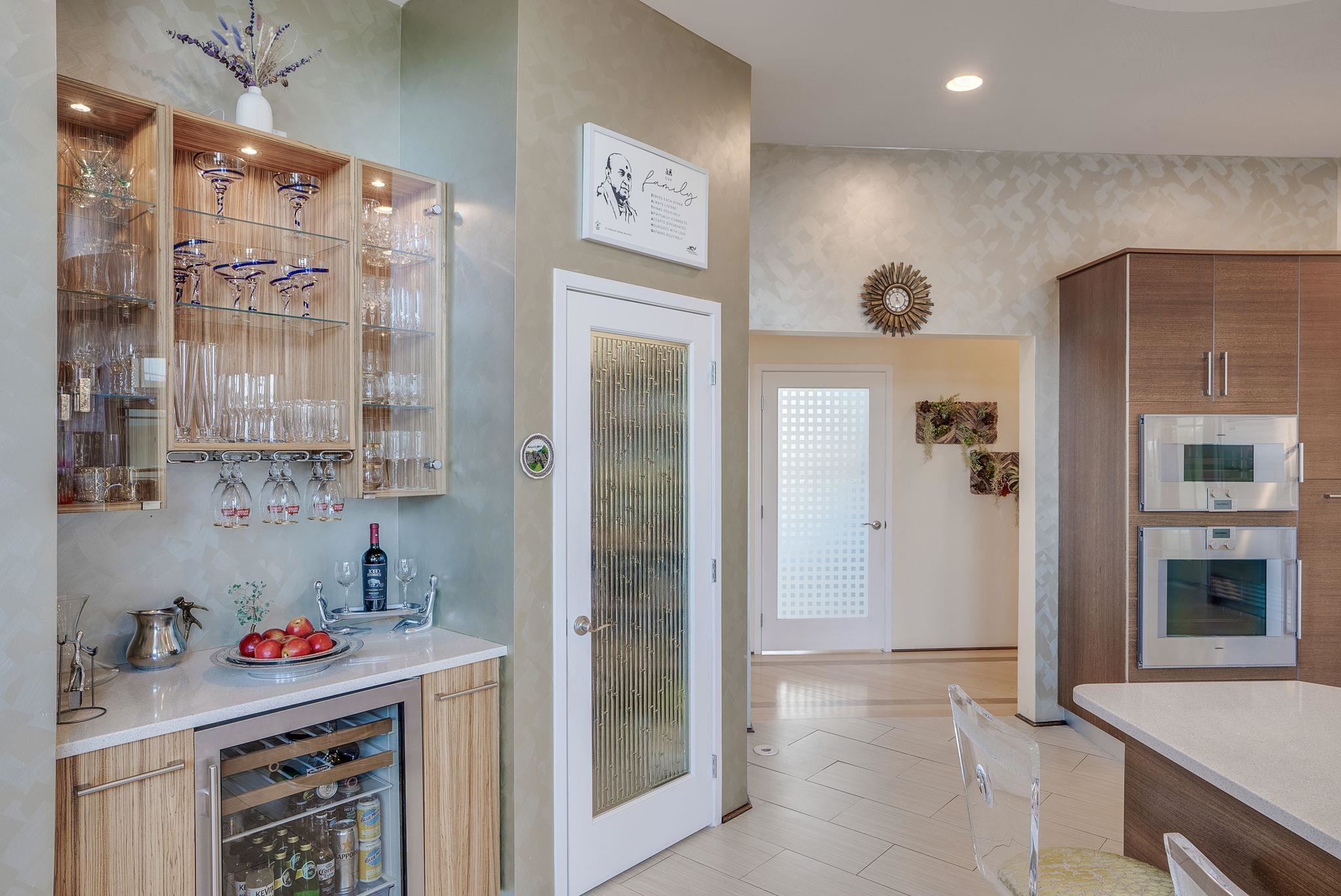 Beverage Station & Walk In Pantry