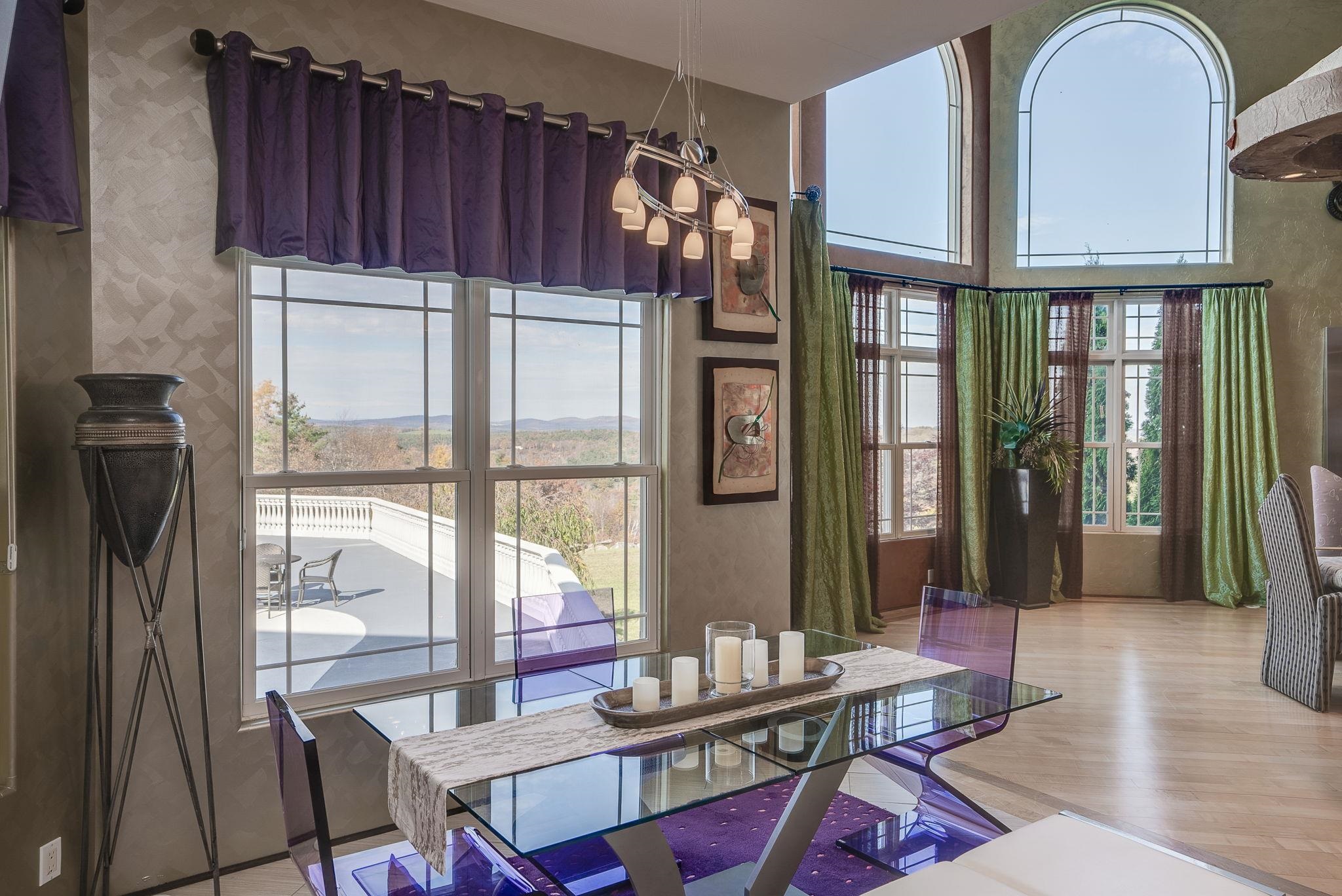 Breakfast Room Overlooking the Grand Patio and Views
