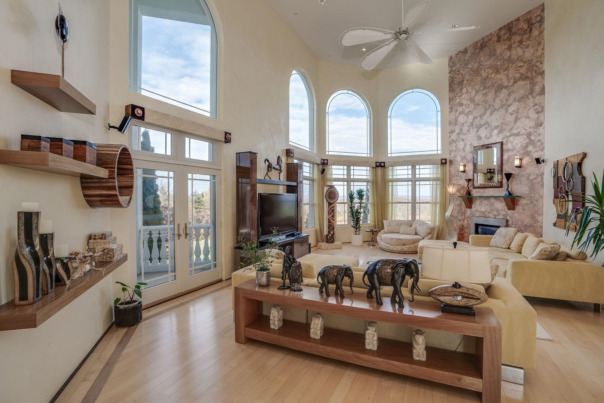 2 Story Great Room with Gas Fireplace