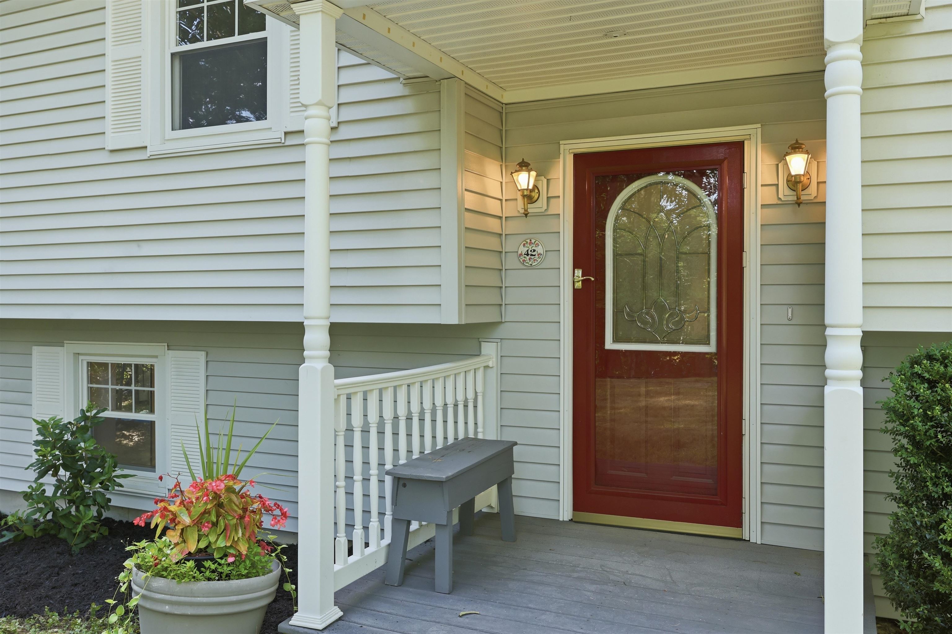 42 Jason Dr, Goffstown, NH 03045
