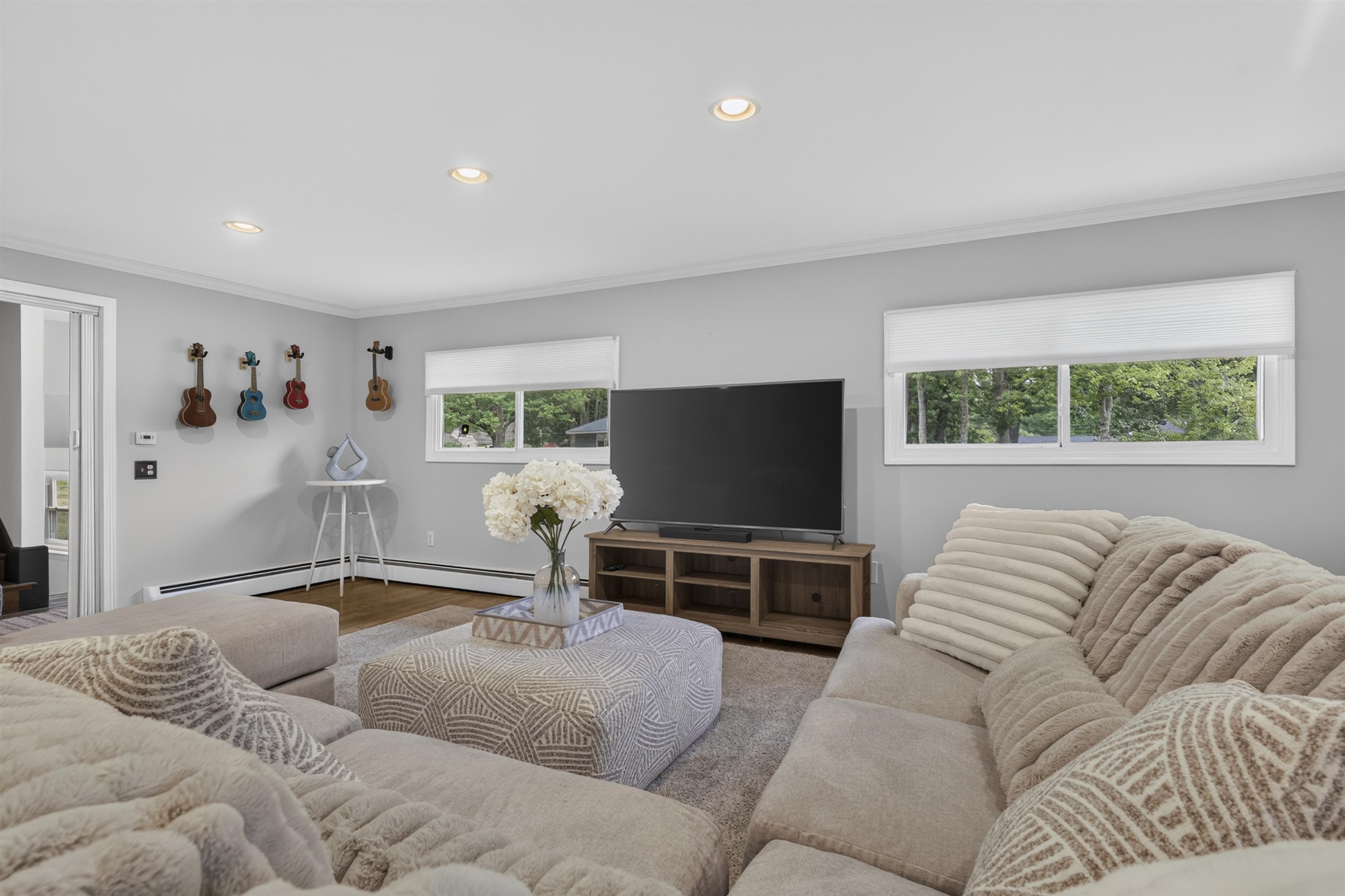 11 Tanglewood Dr, Dover, NH 03820