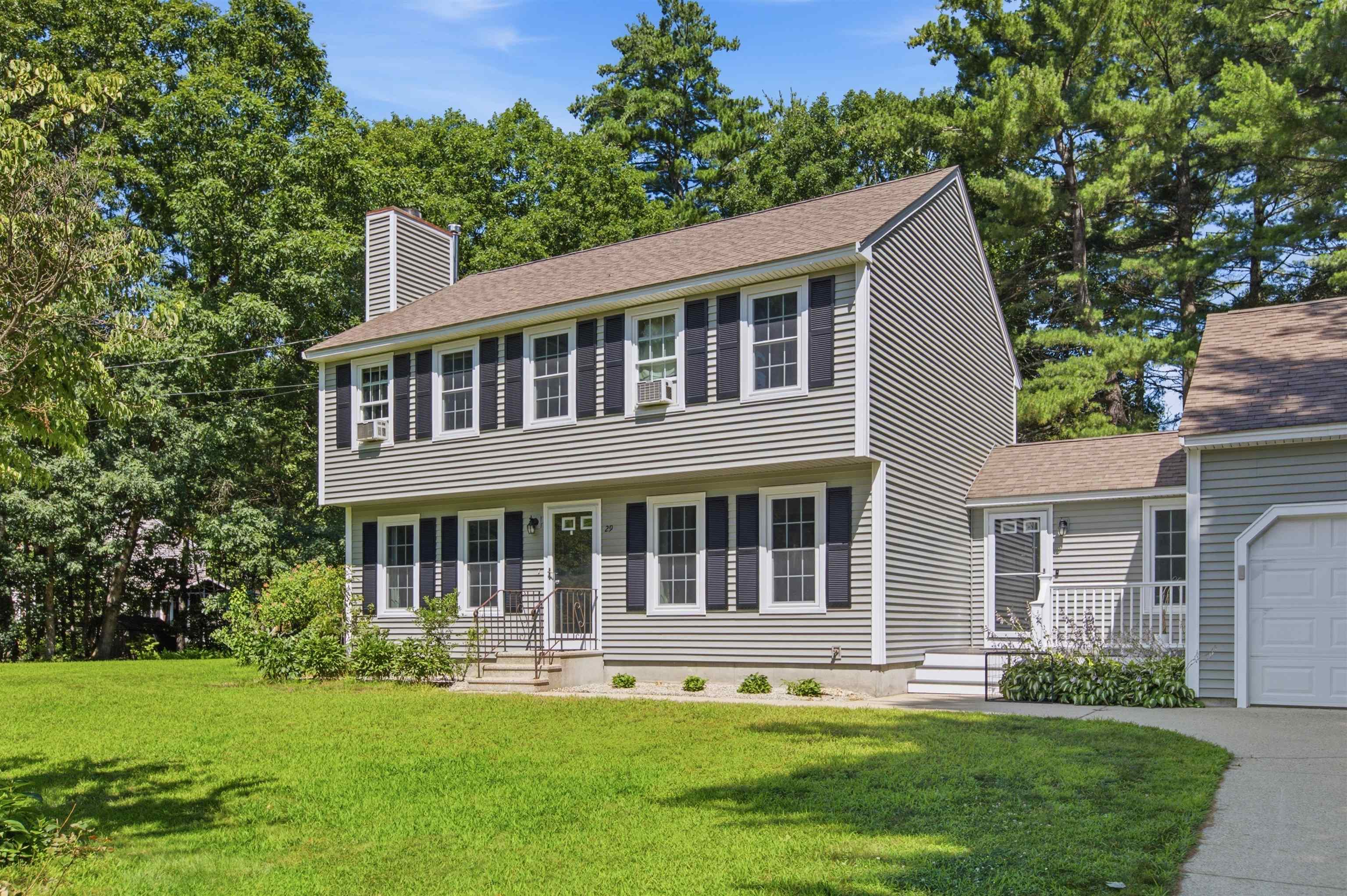 29 Chase Brook Cir, Litchfield, NH 03052