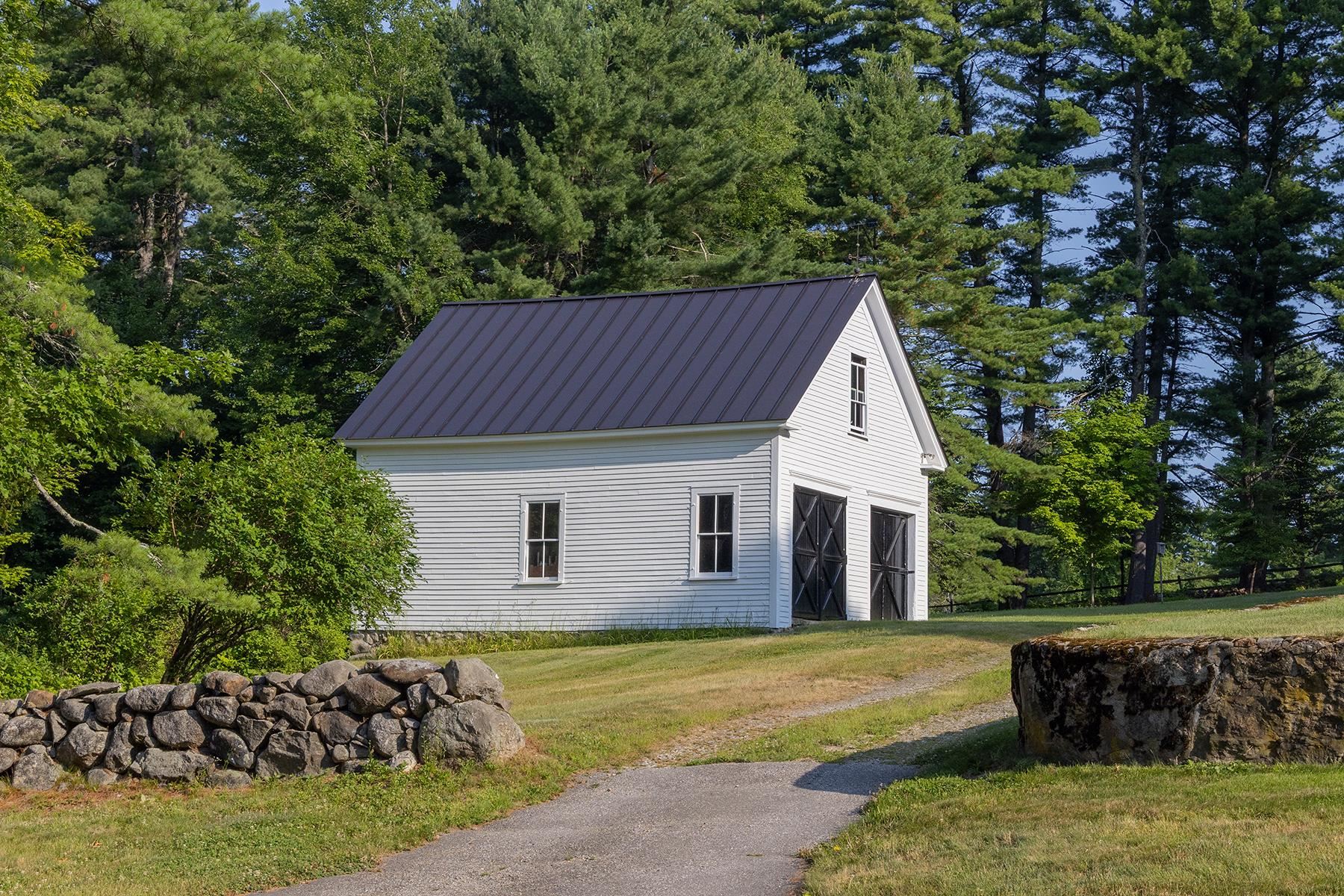 975 Rollins Rd, Hopkinton, NH 03229