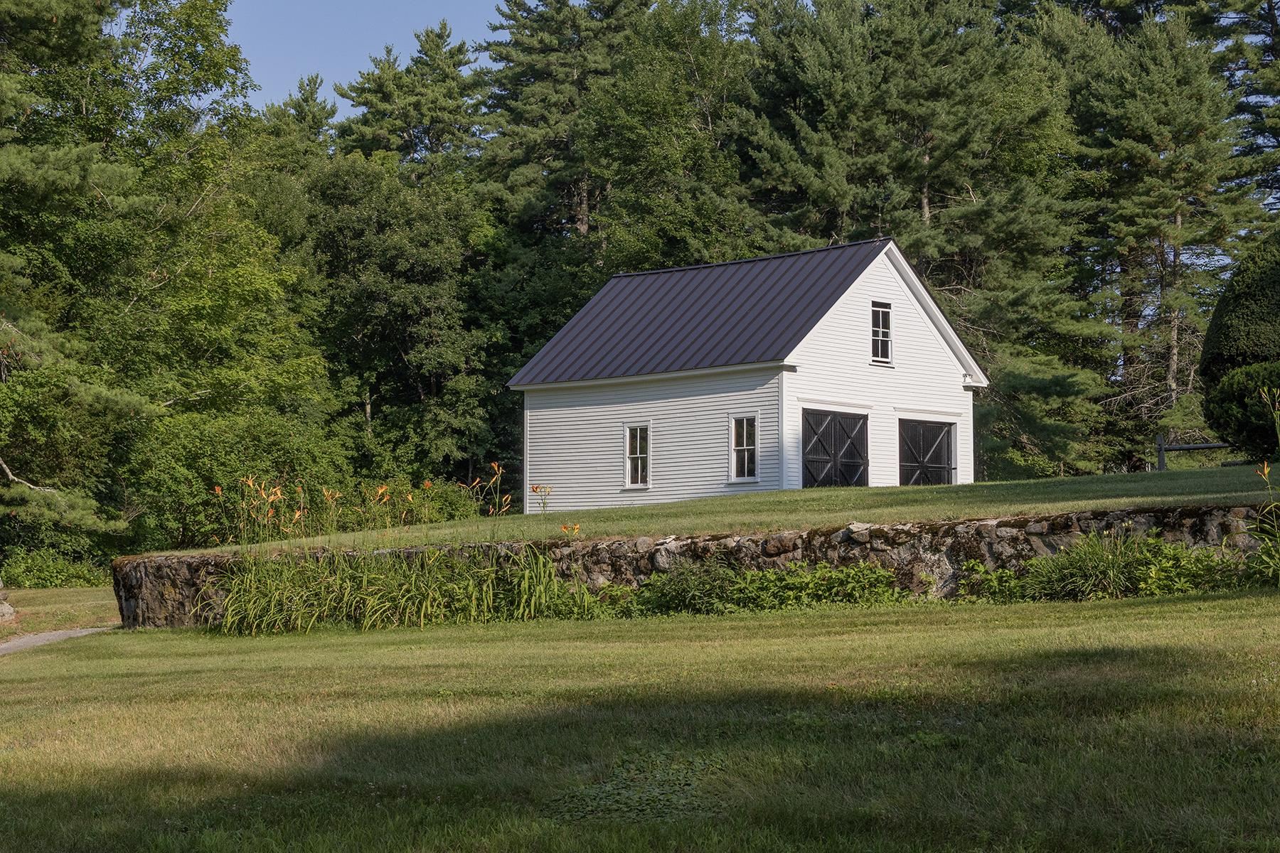 975 Rollins Rd, Hopkinton, NH 03229