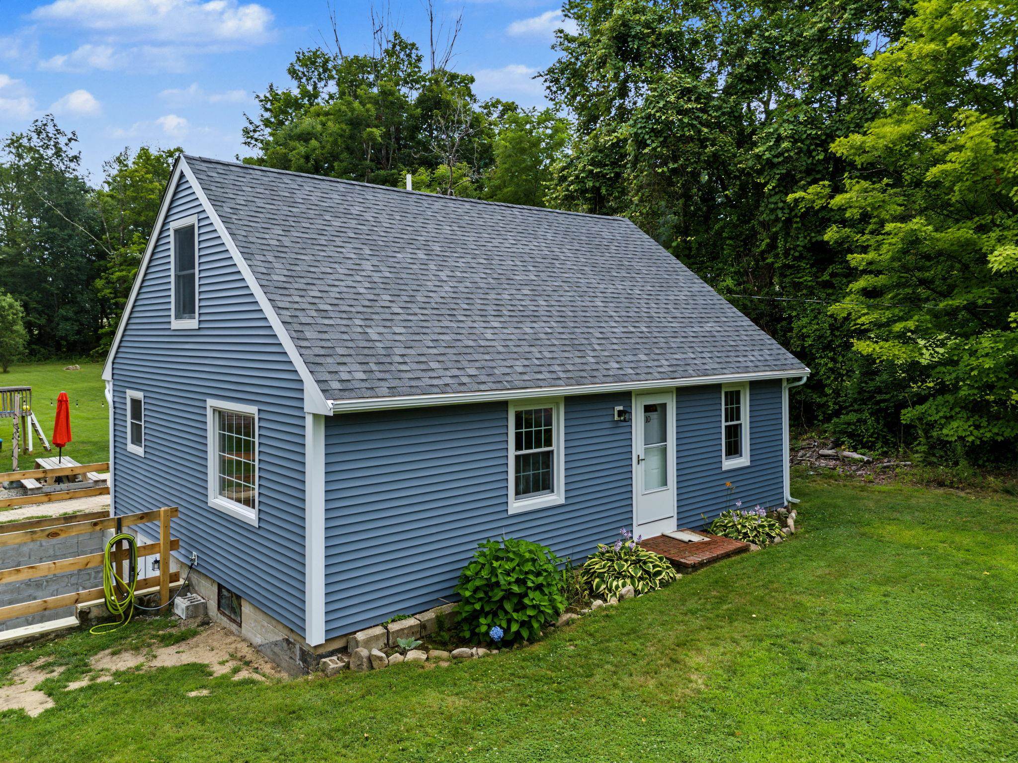 10 Academy Ave, Atkinson, NH 03811