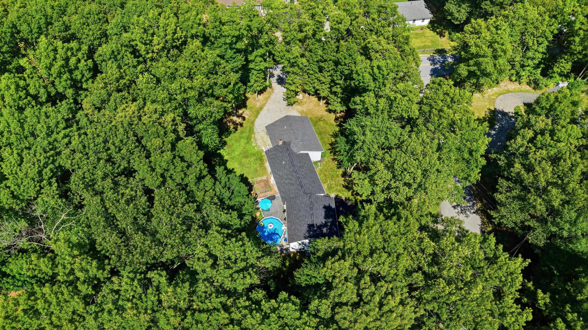 1 Rock Forest Dr, Hooksett, NH 03106