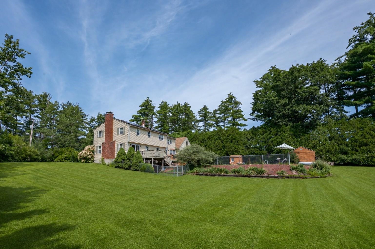 8 Sullivan Rd, Hudson, NH 03051