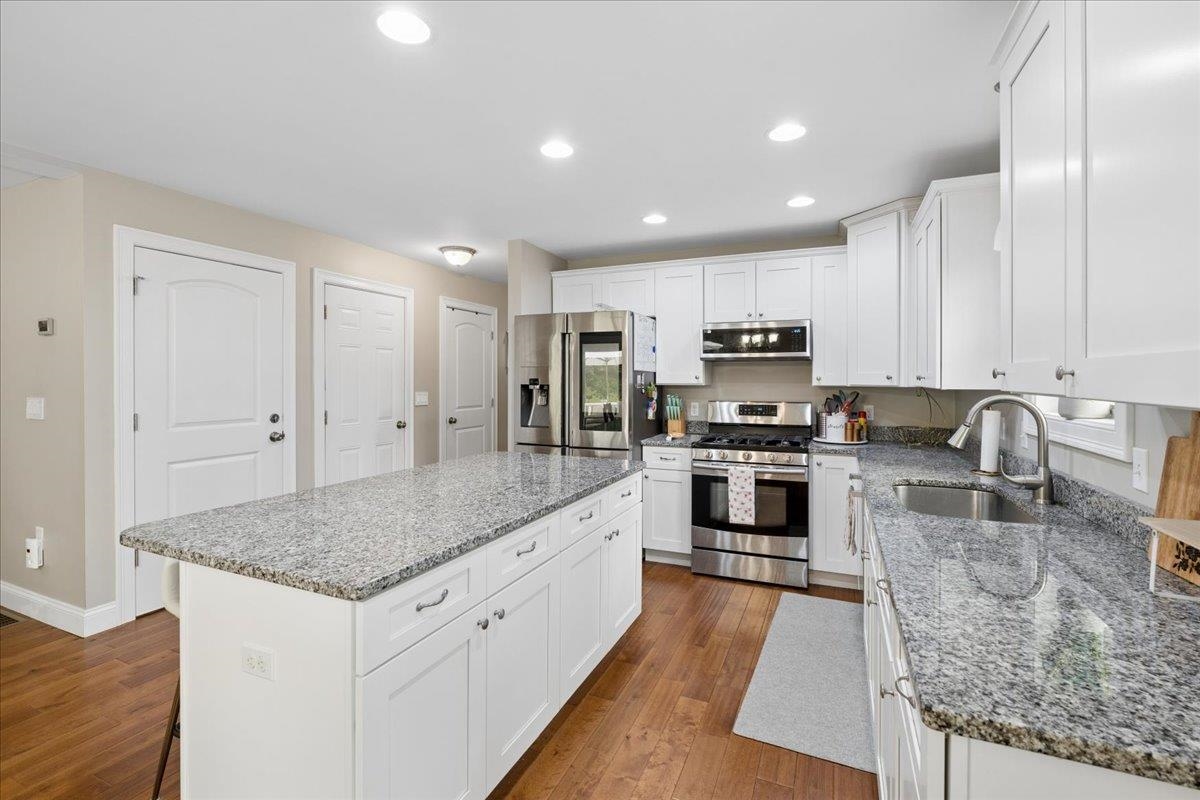 25 Second St, Hudson, NH 03051