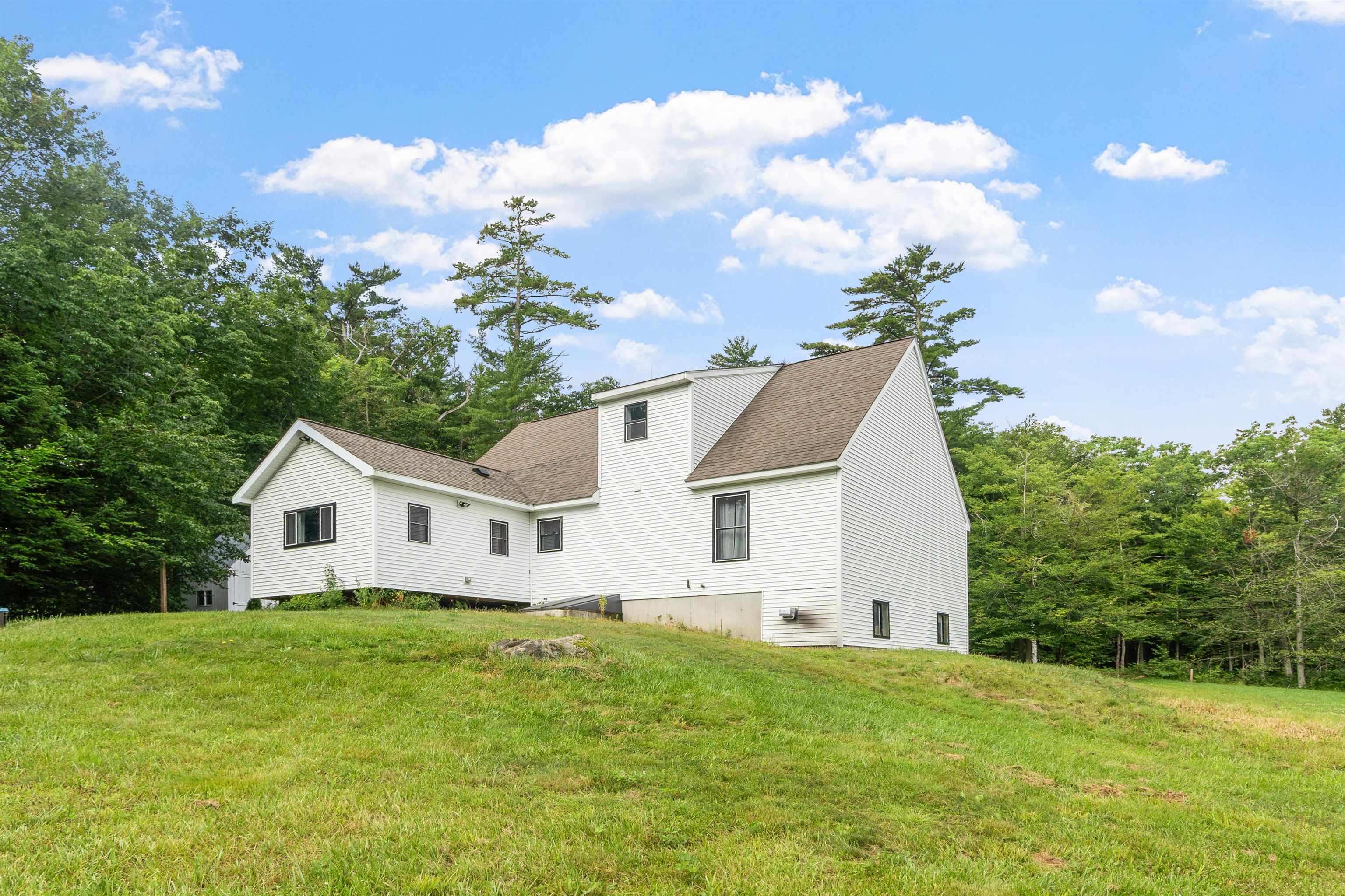 39 Waldron Hill Rd, Warner, NH 03278