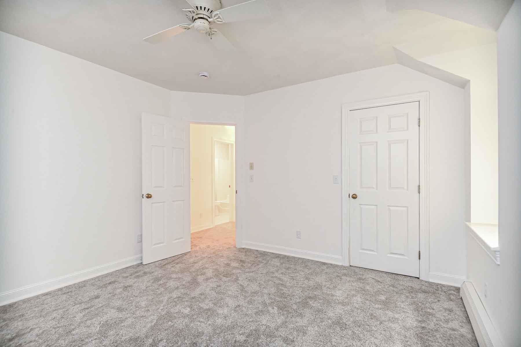 13 Greystone Rd, East Kingston, NH 03827