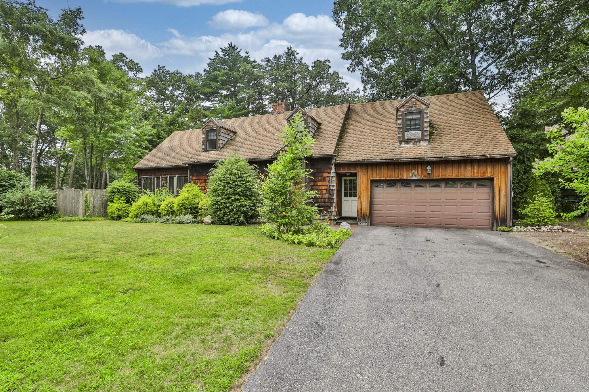 1520 Belmont St, Manchester, NH 03104