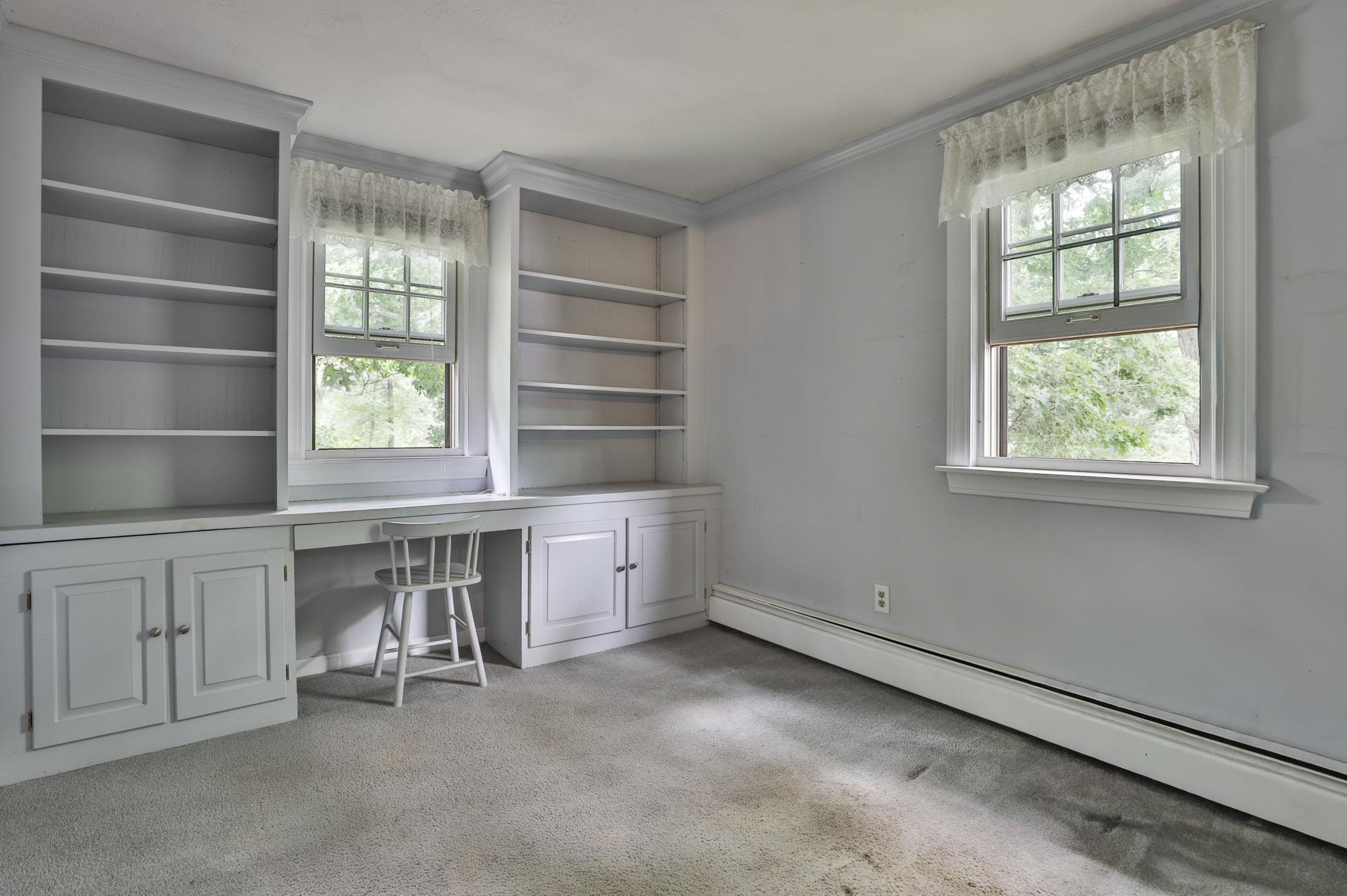 1520 Belmont St, Manchester, NH 03104