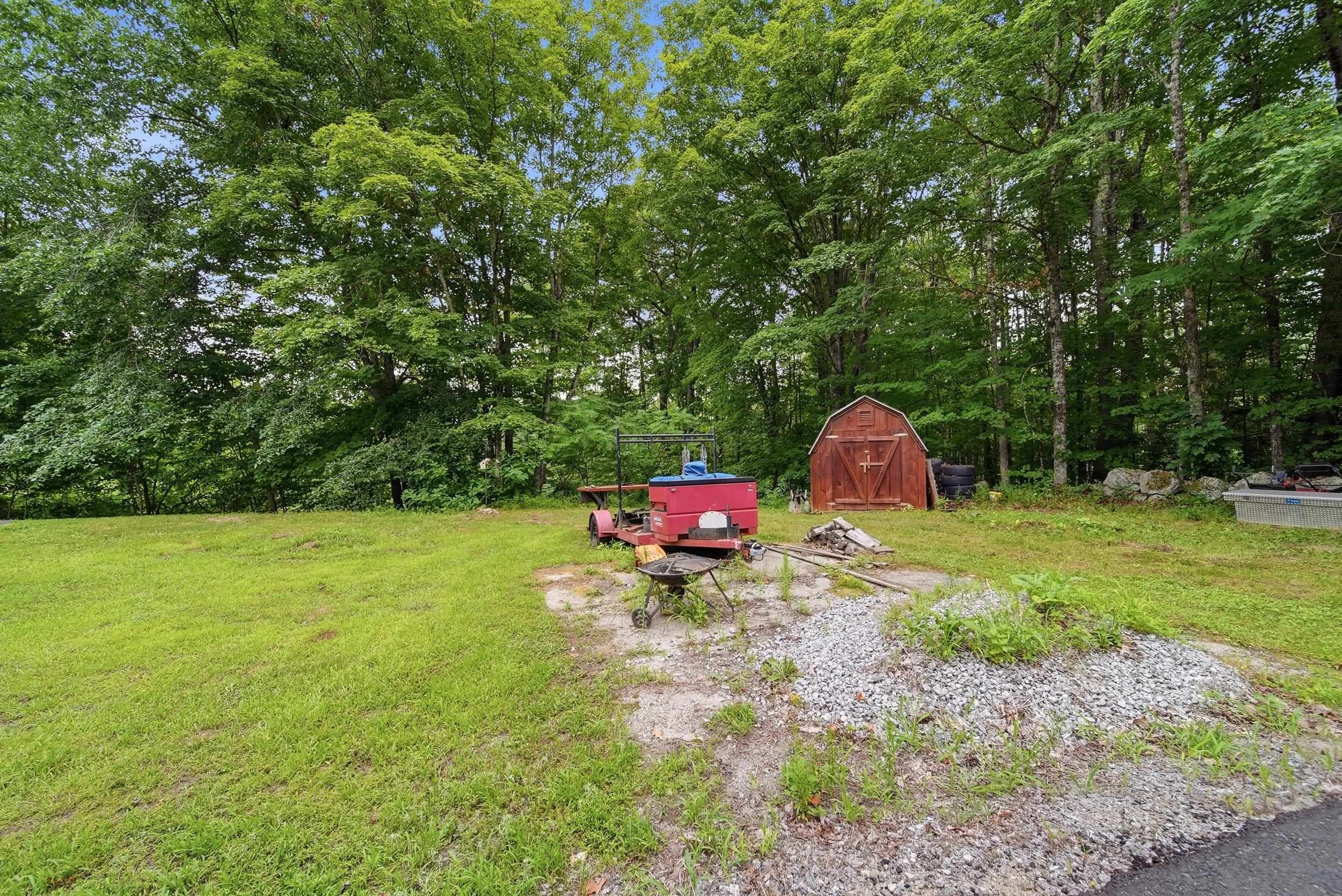 88 Chuck St, Weare, NH 03281