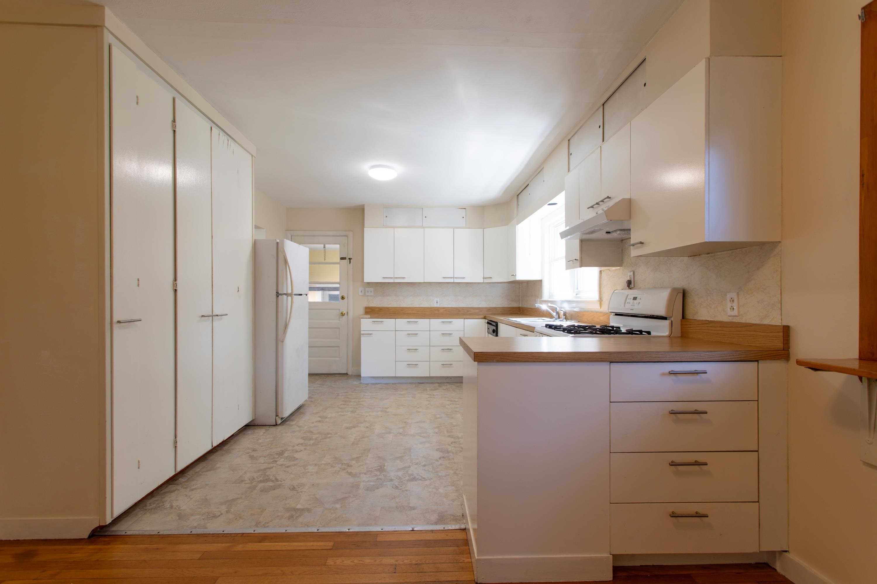 16 Tuck Rd, Hampton, NH 03842