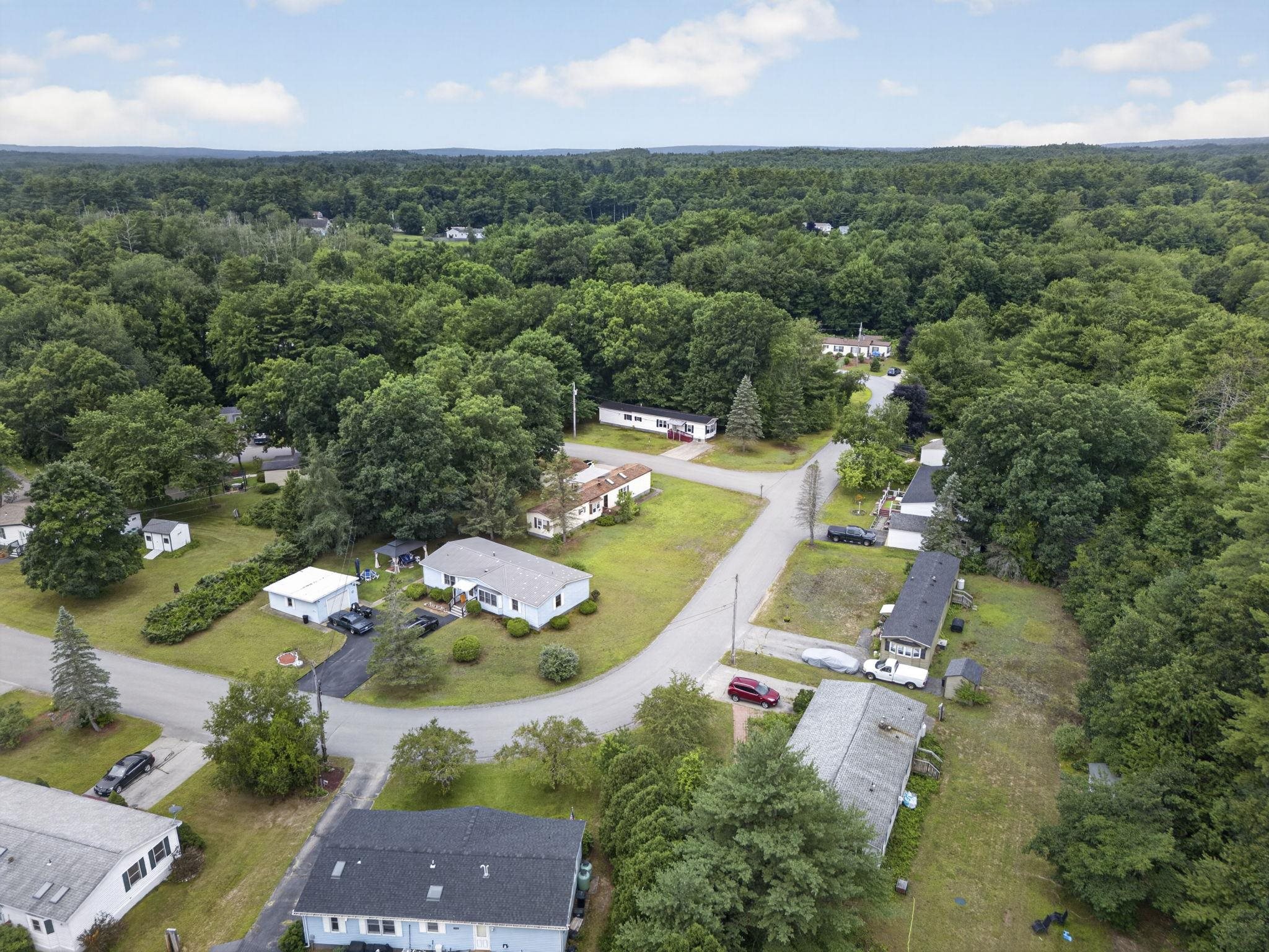 19 Village Dr, Raymond, NH 03077