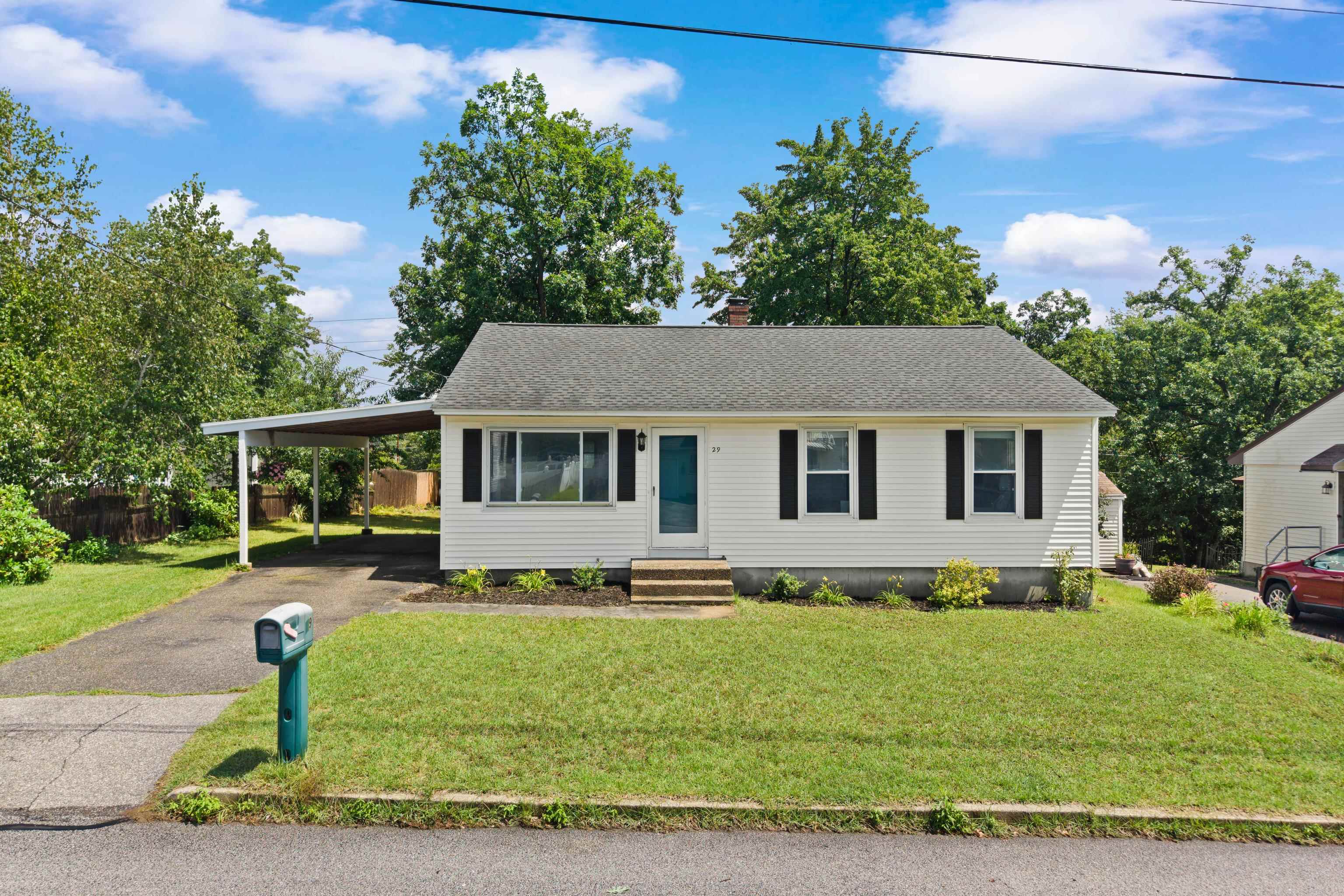29 Devco Dr, Manchester, NH 03103