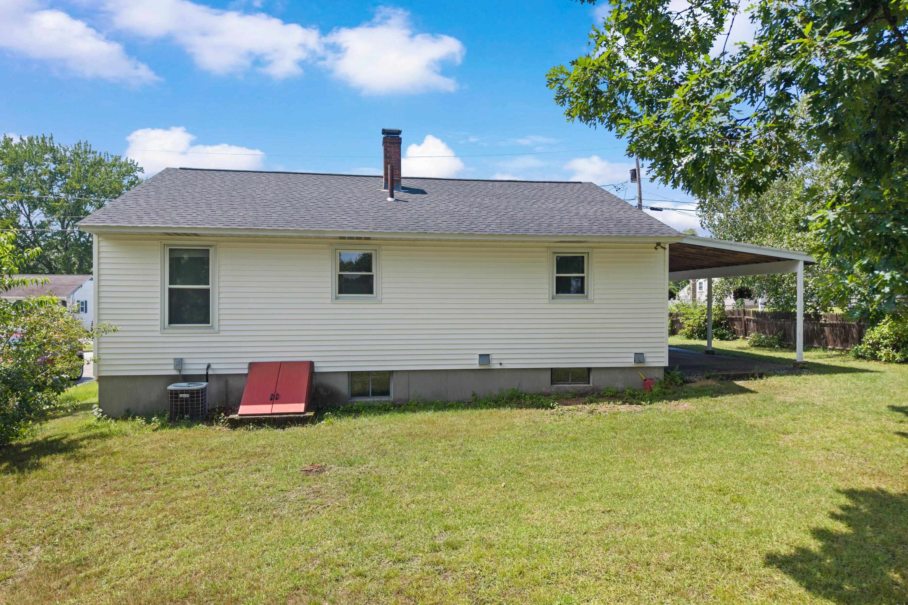 29 Devco Dr, Manchester, NH 03103