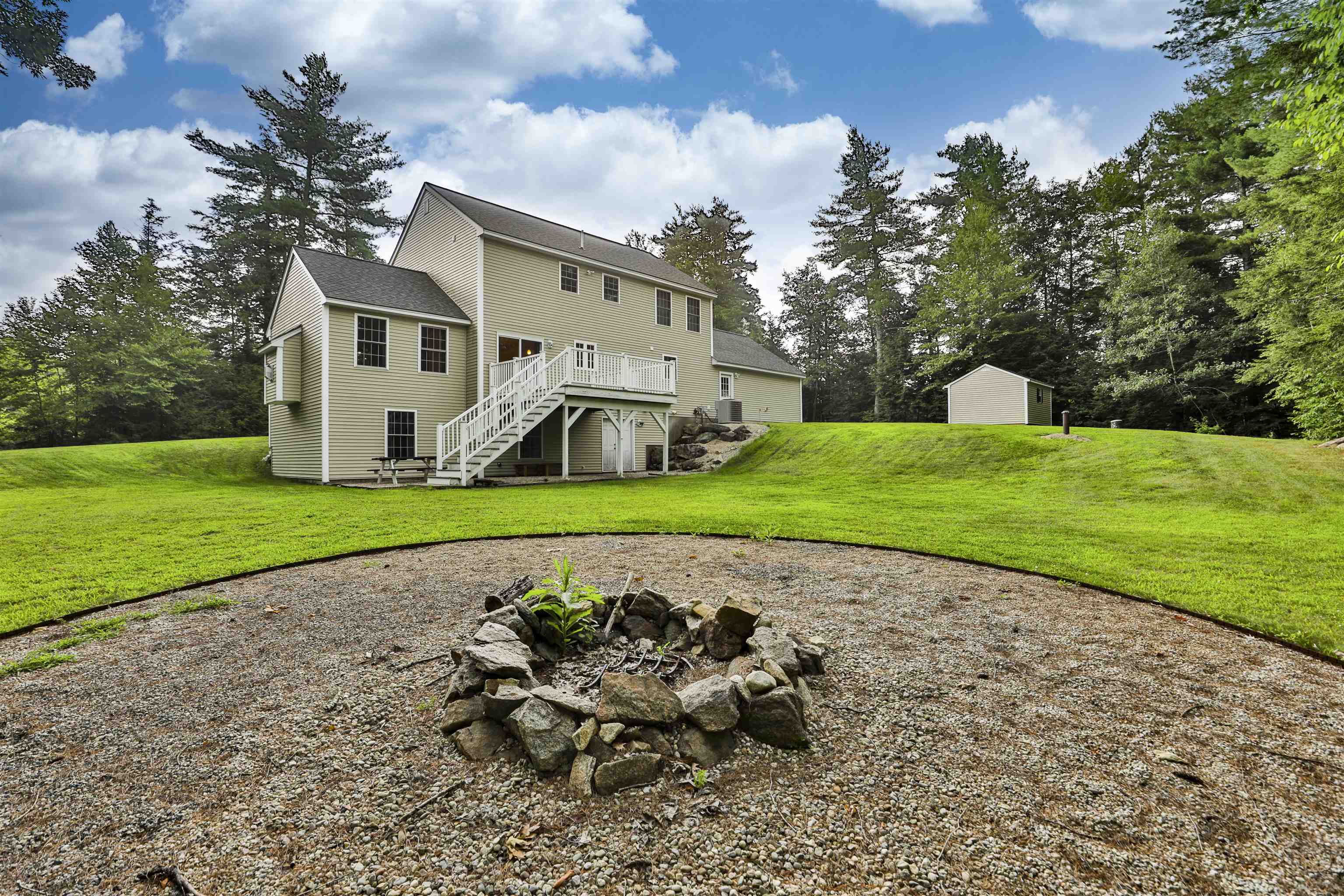 14 Ames Rd, Brookline, NH 03033