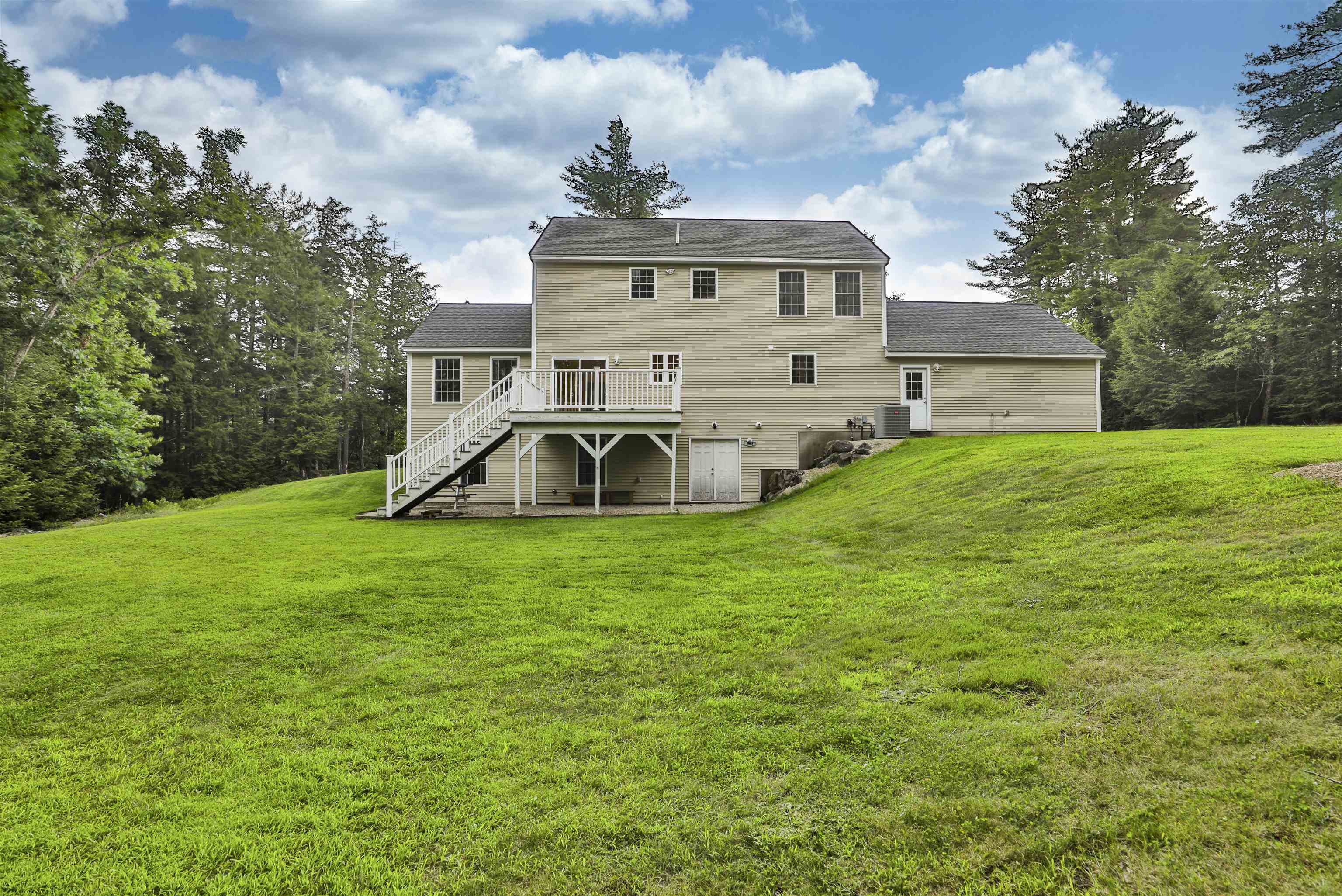 14 Ames Rd, Brookline, NH 03033