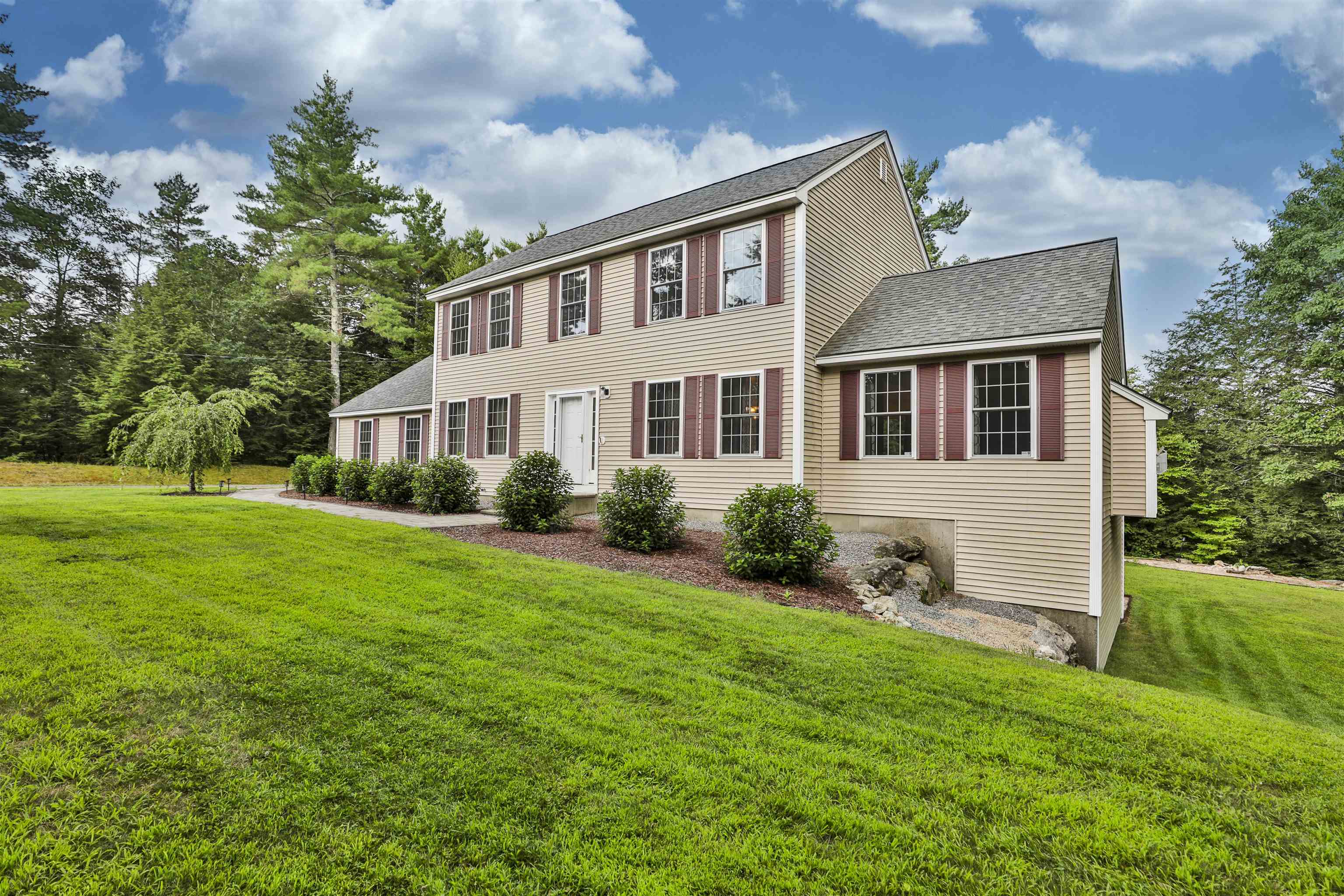 14 Ames Rd, Brookline, NH 03033