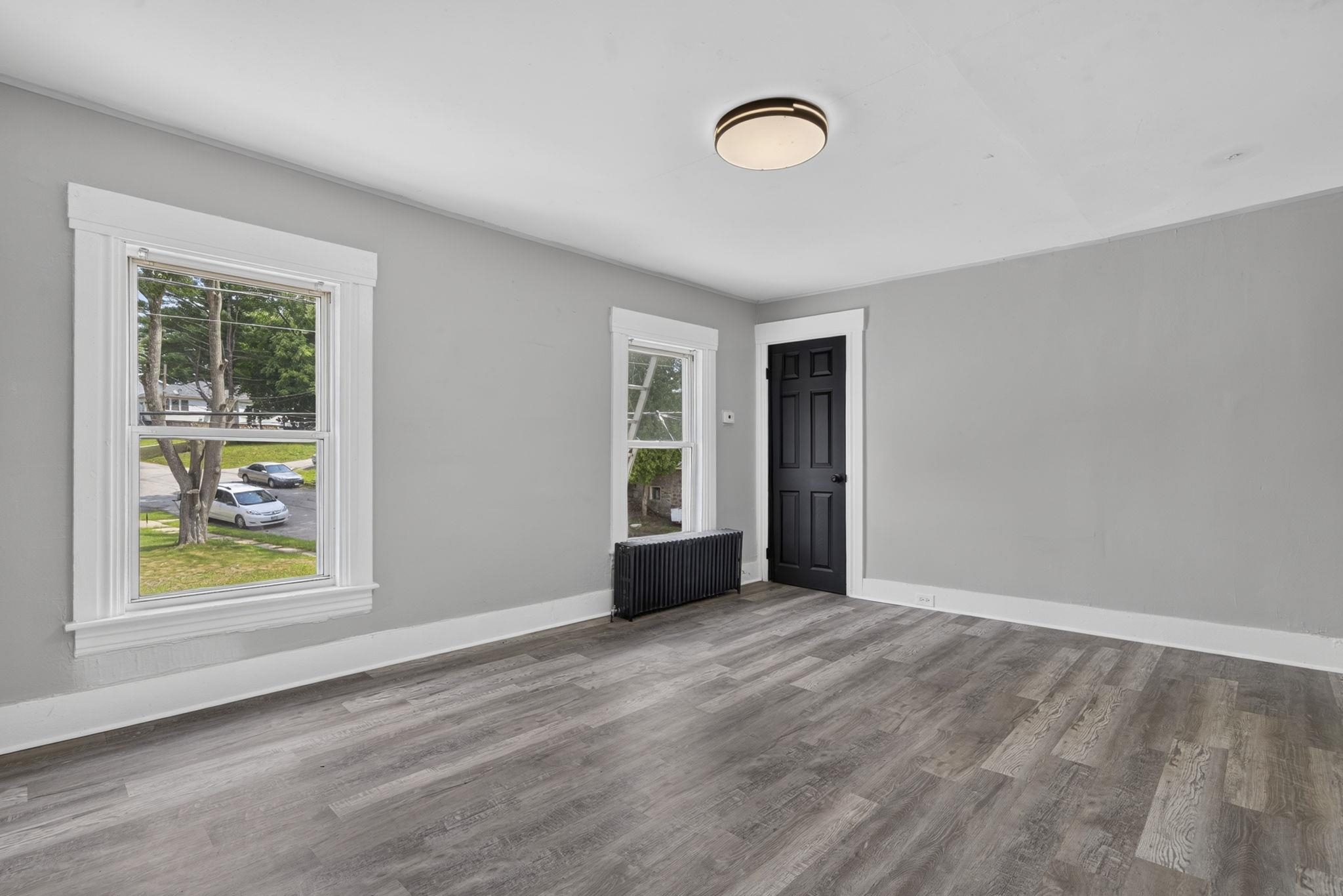 571 Amherst St, Manchester, NH 03104