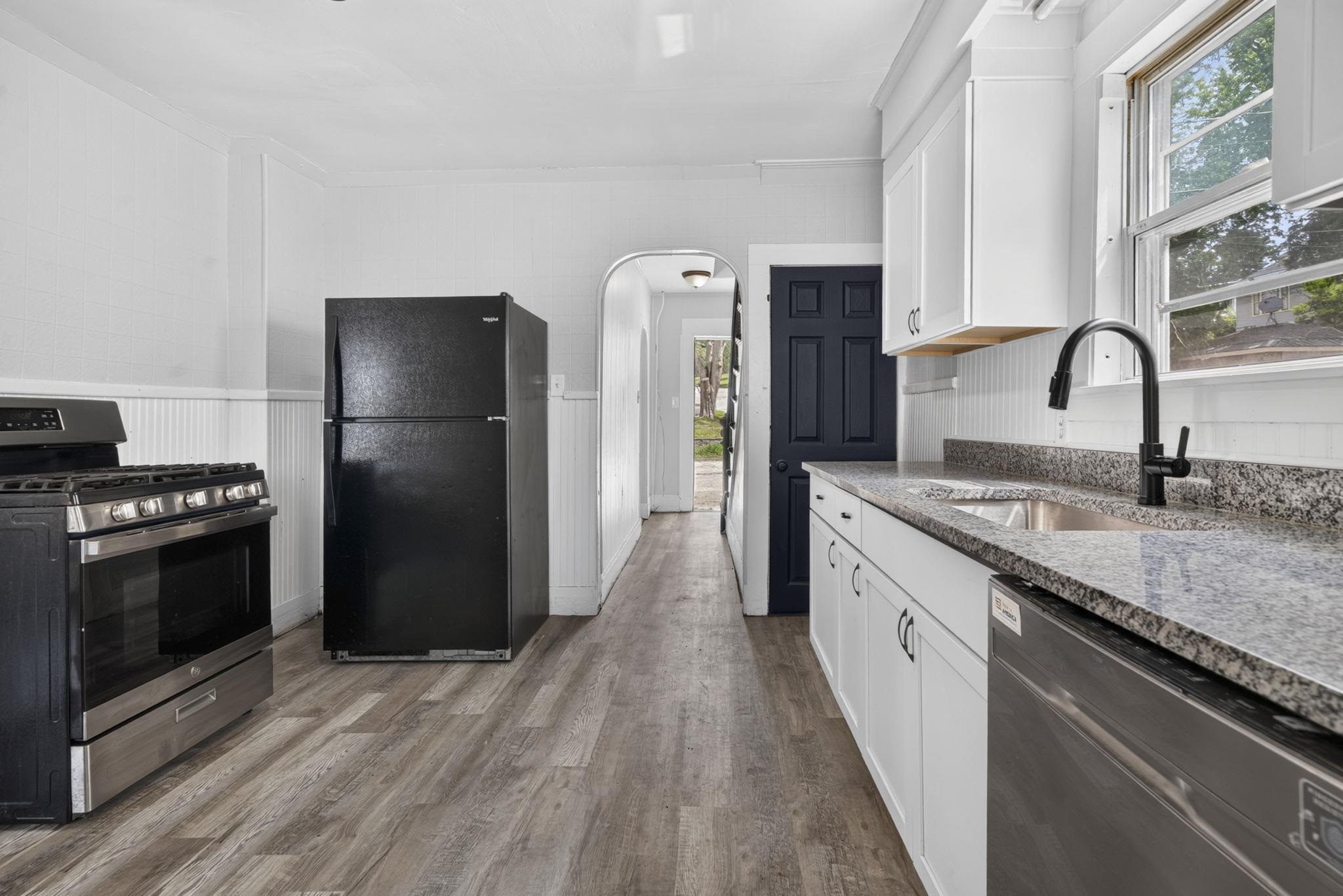 571 Amherst St, Manchester, NH 03104