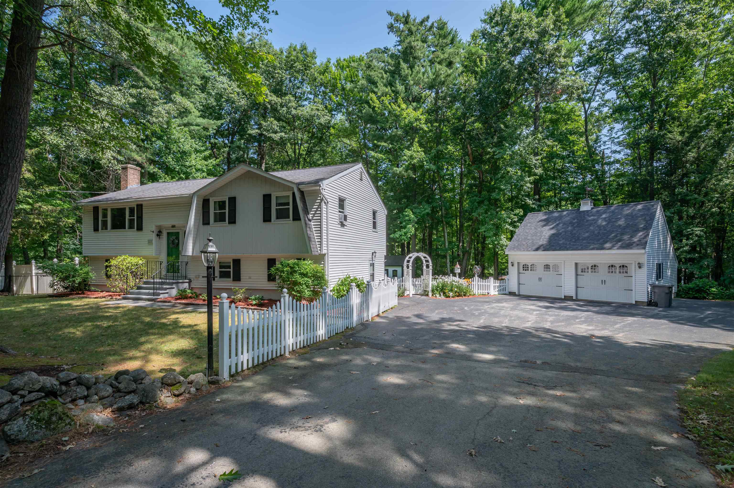 223 Baboosic Lake Rd, Merrimack, NH 03054