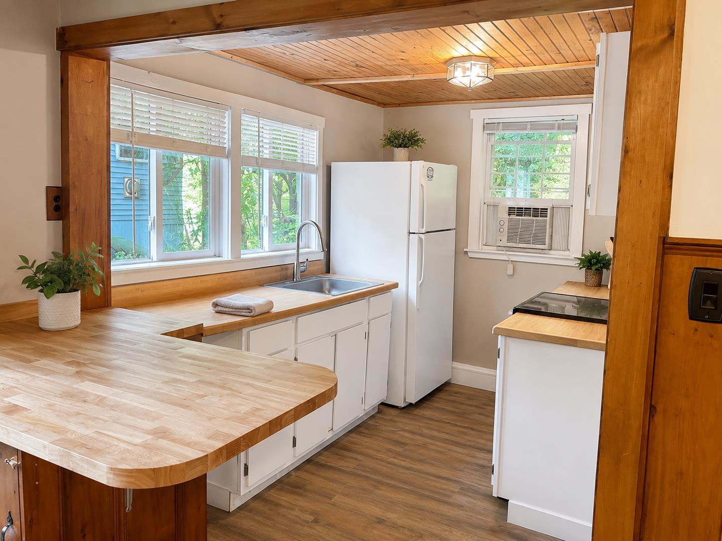 9 Pinecrest Rd, Raymond, NH 03077