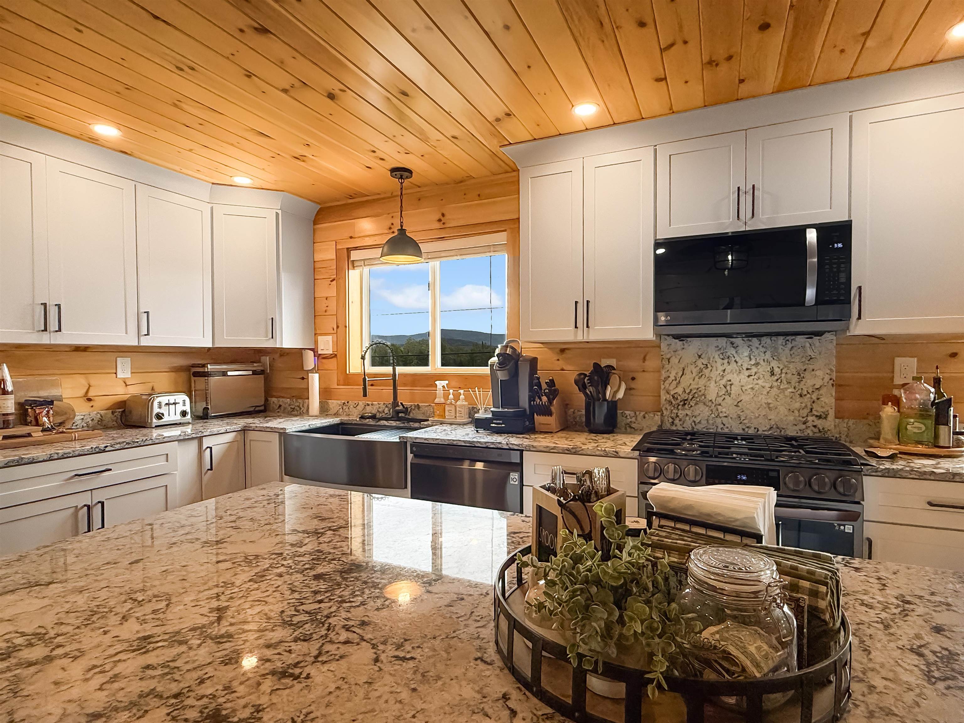 428 E Colebrook Rd, Colebrook, NH 03576