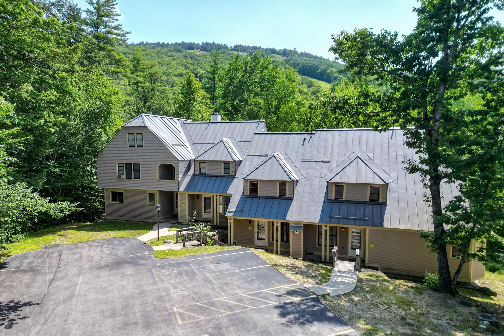 144 Whitaker Ln #62, Conway, NH 03860
