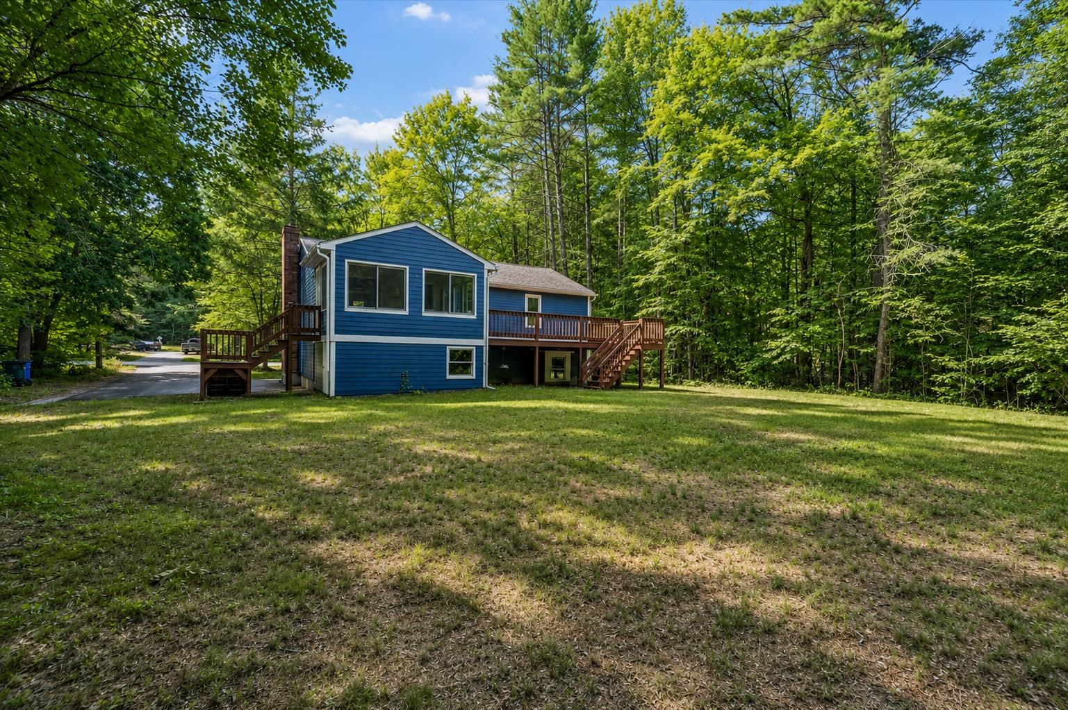 31 Evergreen Dr, Goffstown, NH 03045
