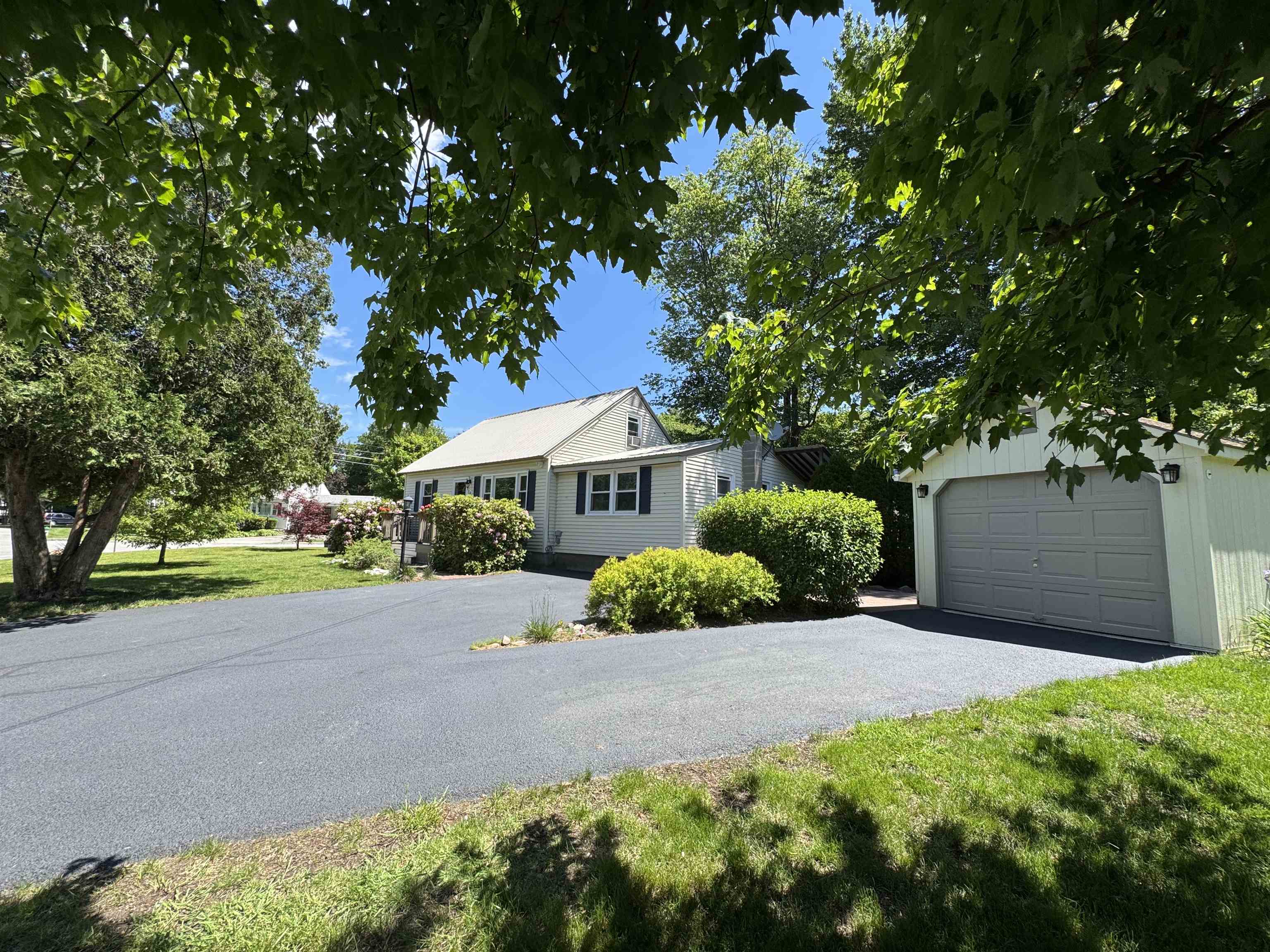 61 Dale Dr, Keene, NH 03431