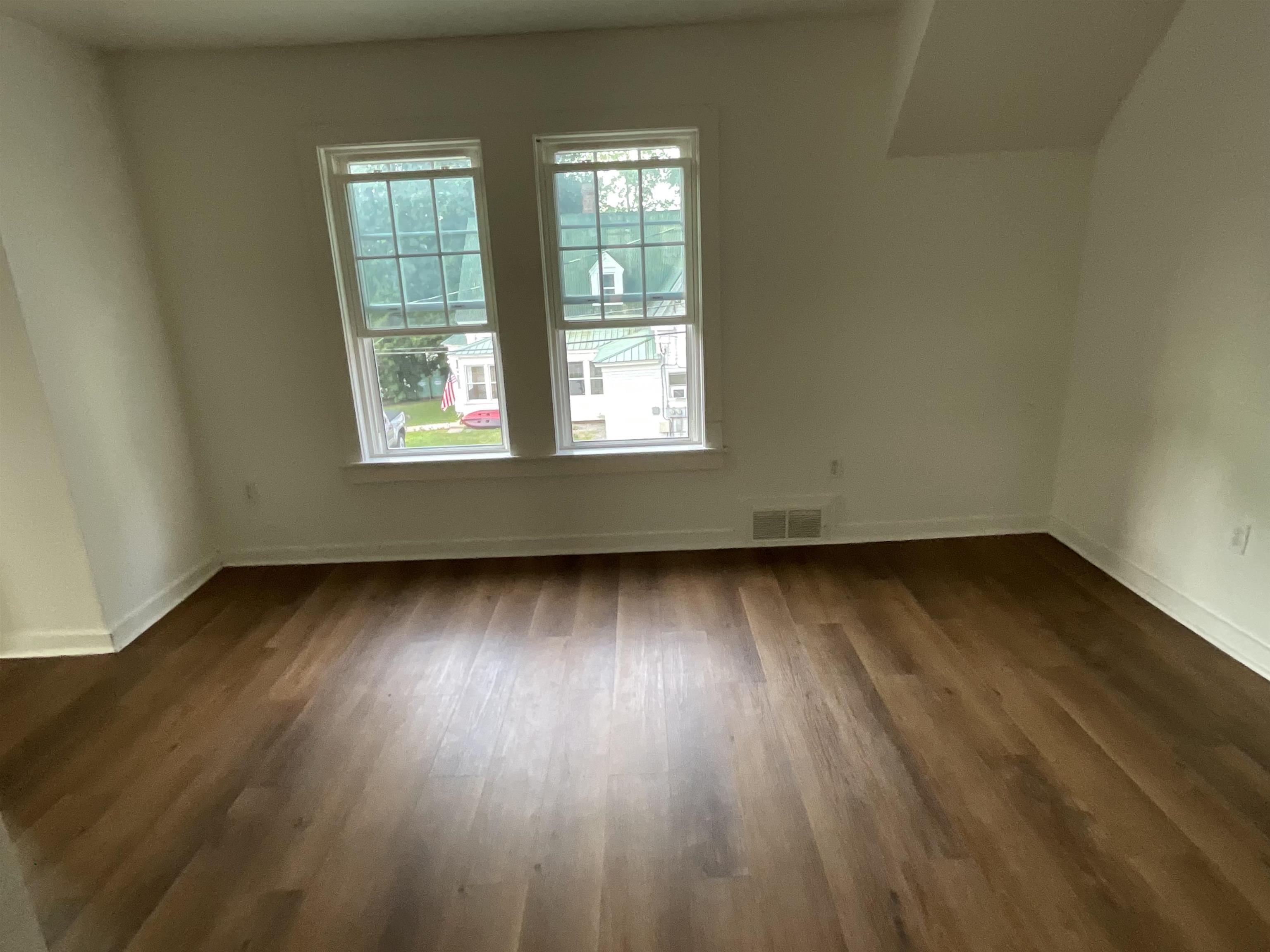 57 Washington St, Conway, NH 03818