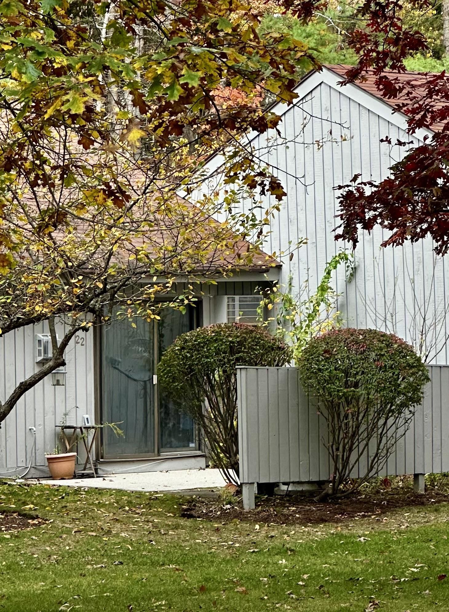 22 Essex Green Rd #22B, Merrimack, NH 03054